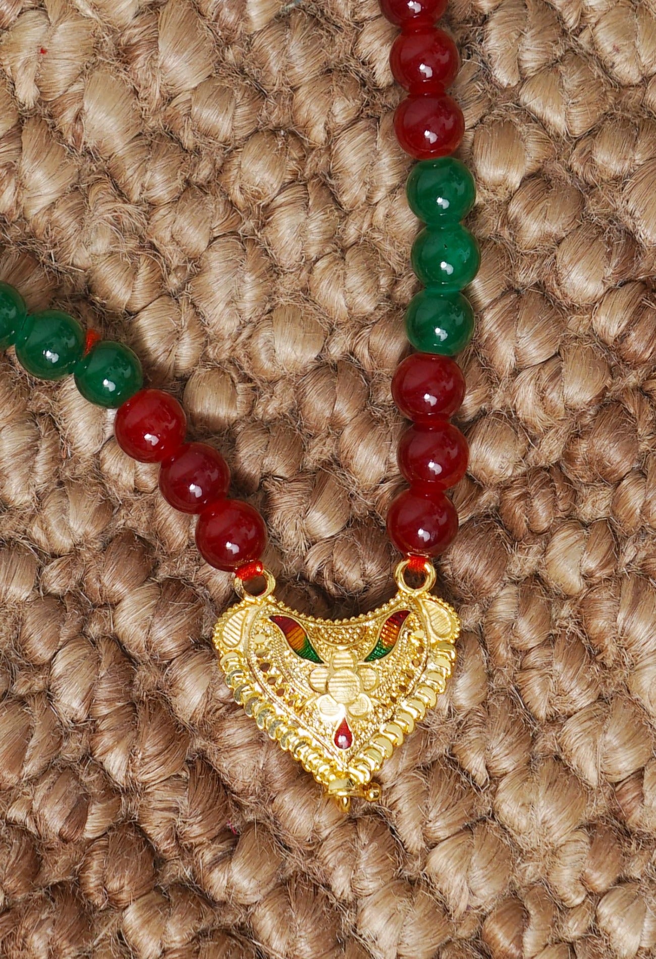 Online Shopping for Red and Green Amravati Round Beads Necklace with Pendent with jewellery from Andhra pradesh at Unnatisilks.com India
