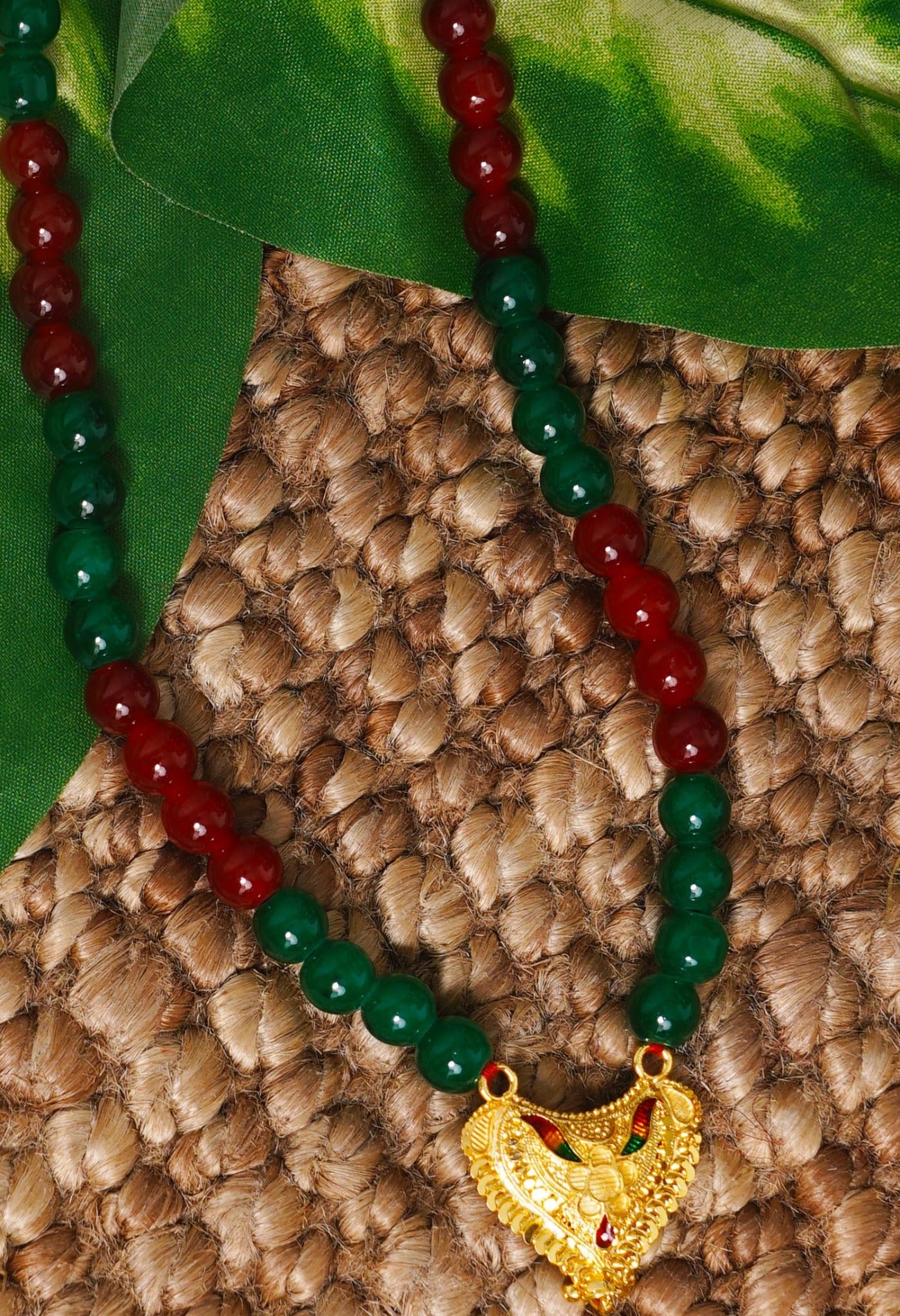 Red and Green Amravati Round Beads Necklace with Pendent-UJ410