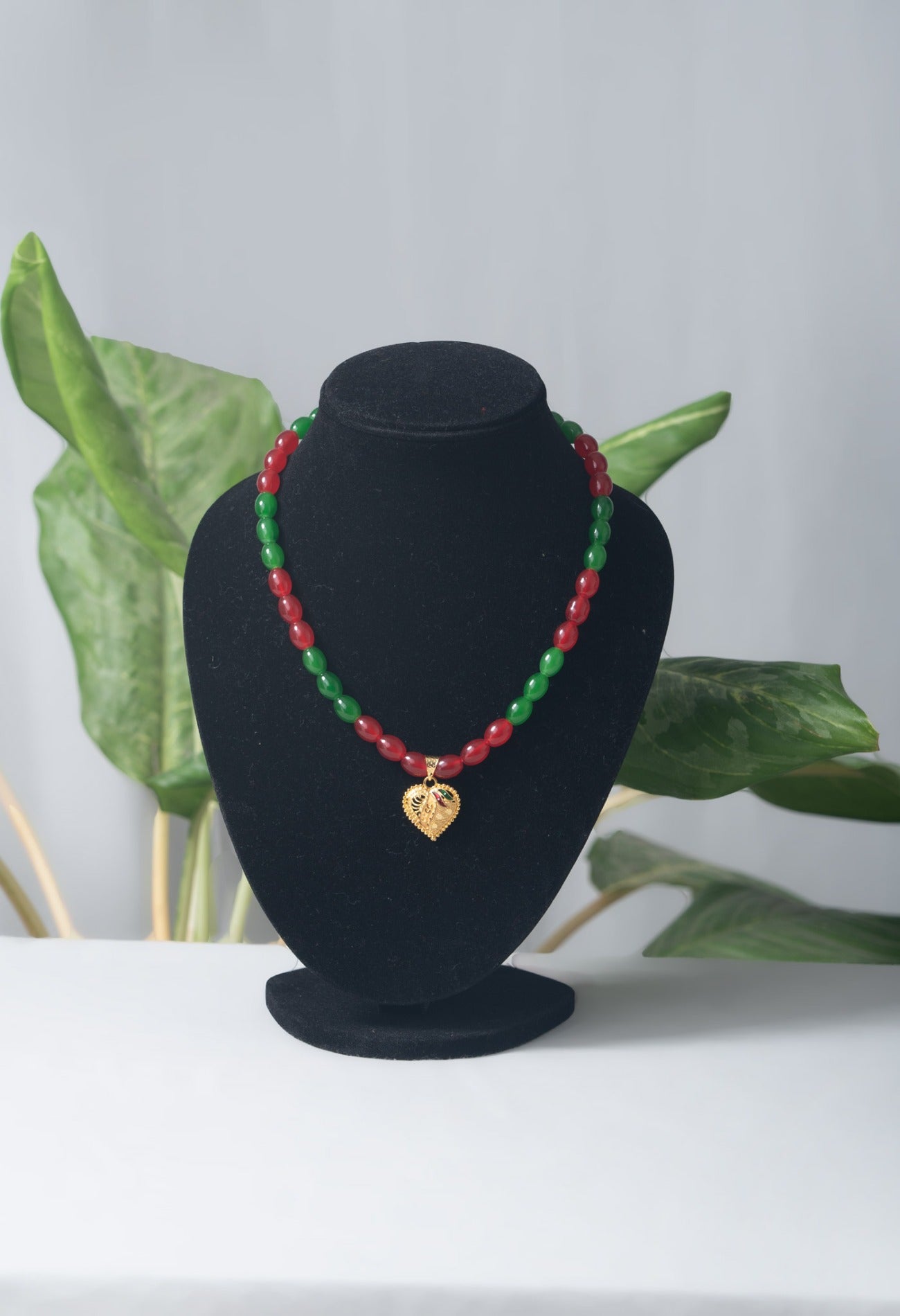 Online Shopping for Red and Green Amravati Round Beads Necklace with Pendent with jewellery from Andhra pradesh at Unnatisilks.com India