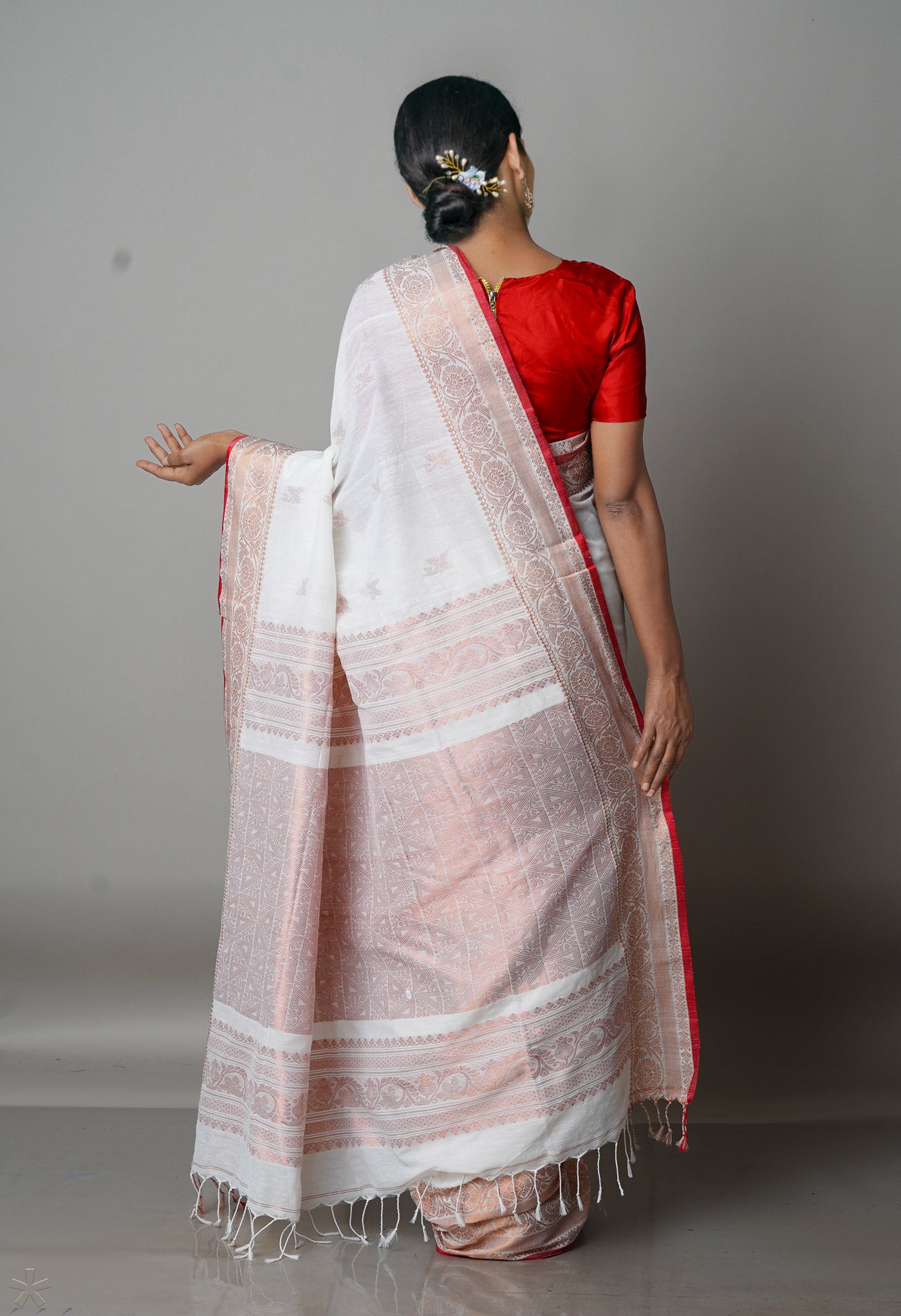 White Handloom Jamdhani Bengal Cotton Saree