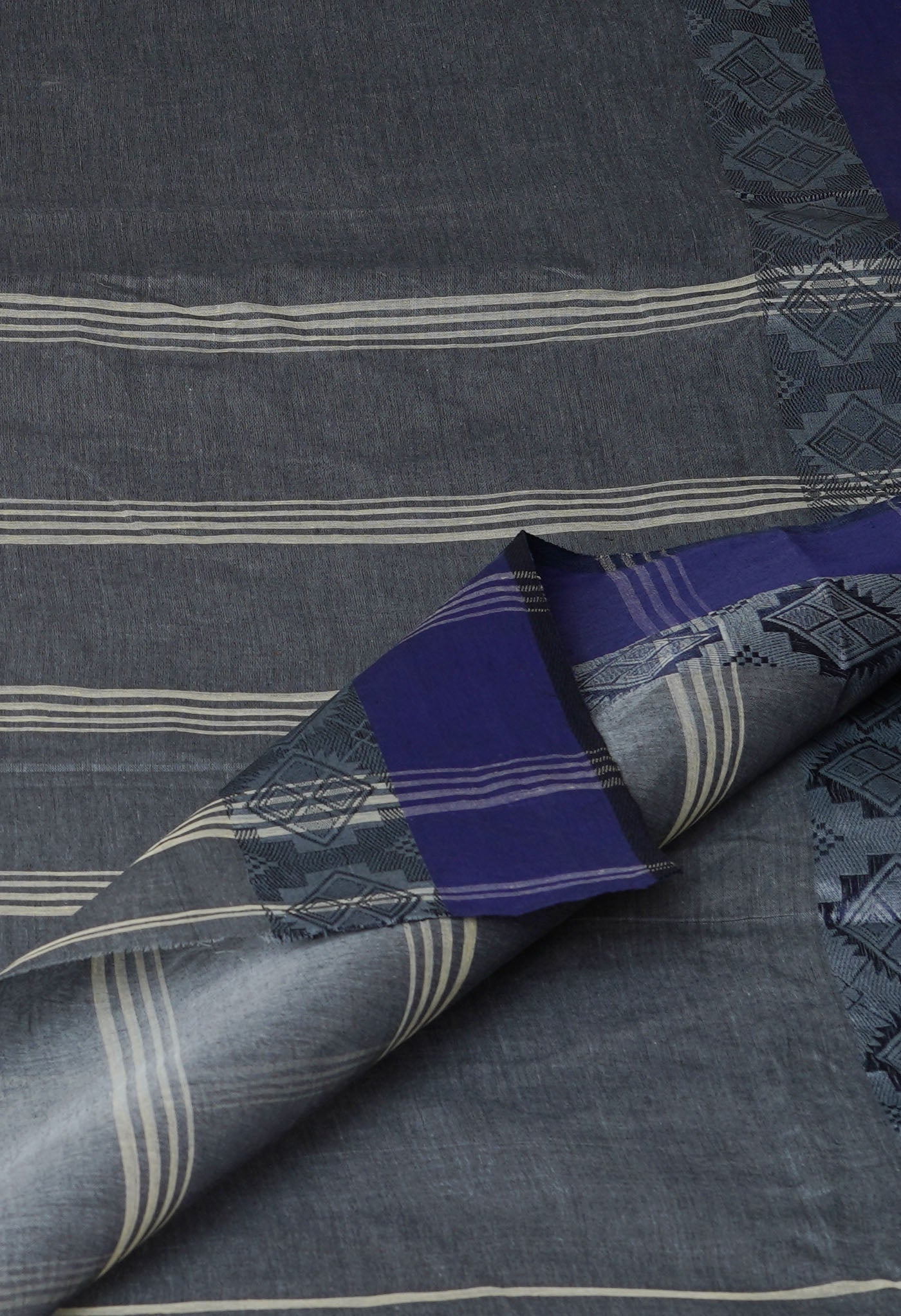 Grey Pure Handloom Superfine Bengal Cotton Saree-UNM69727