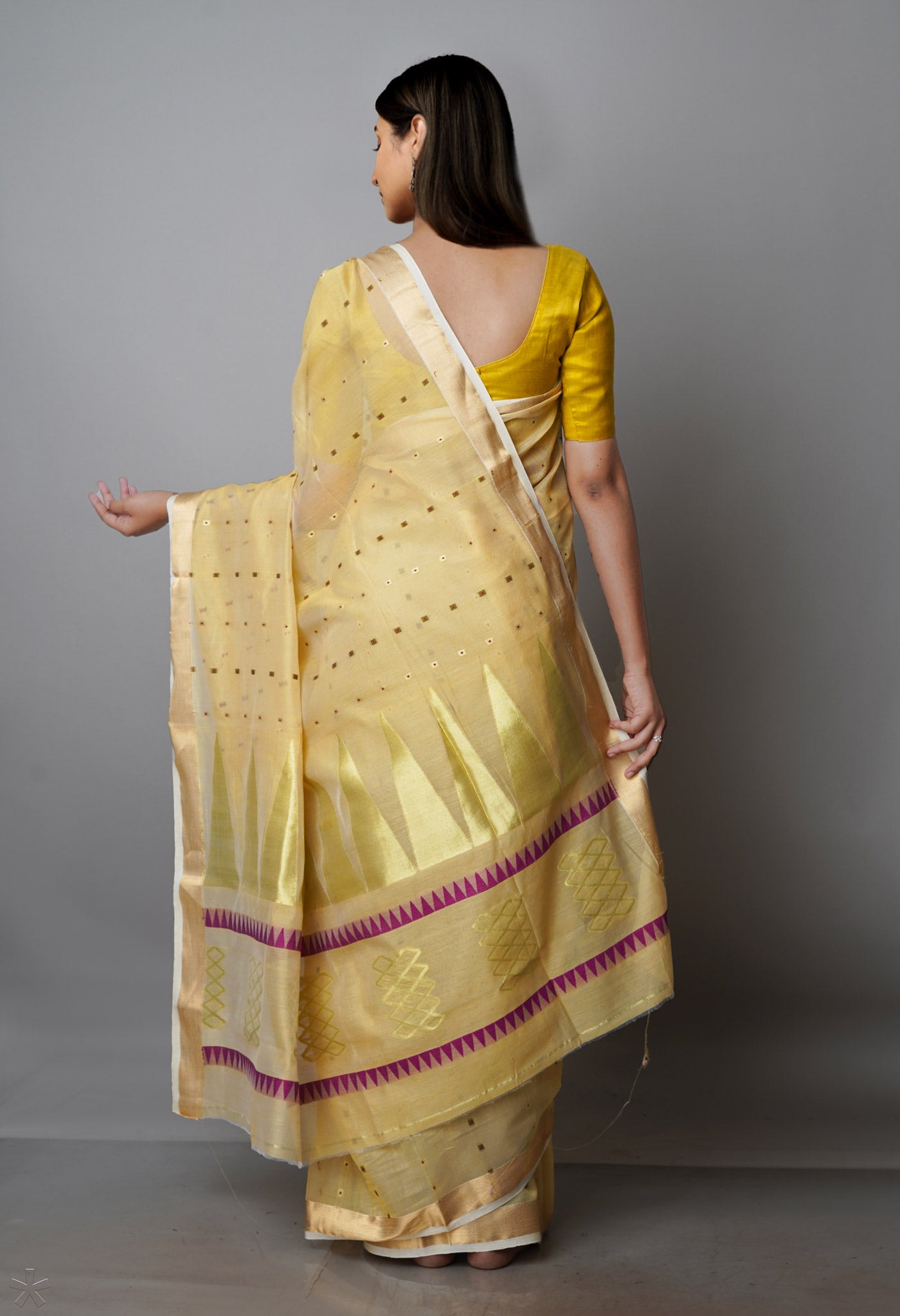 Cream Pure Handloom Dhakai Jamdhani Cotton Silk Saree