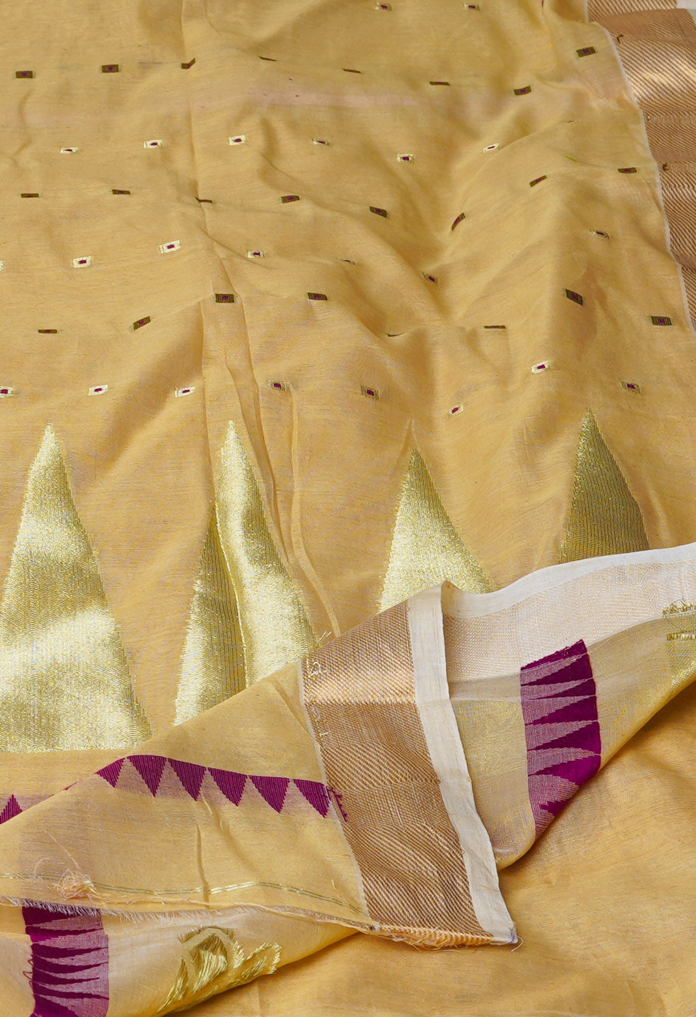 Cream Pure Handloom Dhakai Jamdhani Cotton Silk Saree
