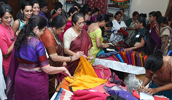 The Bangalore Handloom saree exhibition – an emphasis on Khadi and handlooms