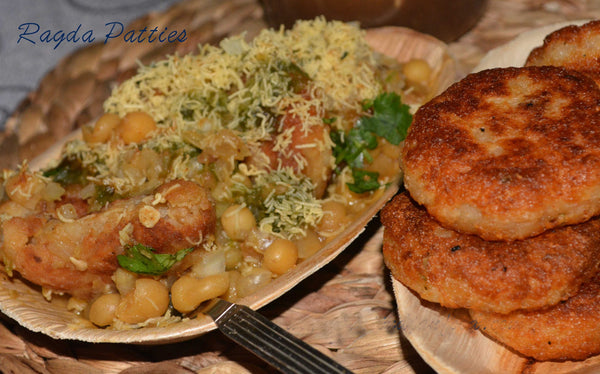 Lip smacking Mumbai street food - Ragda Pattice