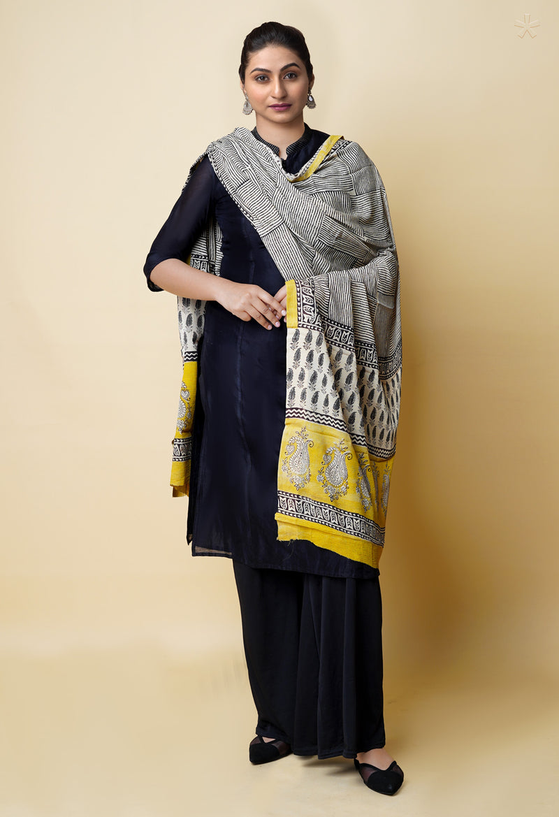Half White Pure Batik Printed Chiffon Dupatta–UDS5270