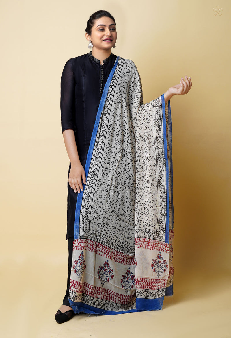 Half White Pure Batik Printed Chiffon Dupatta–UDS5271
