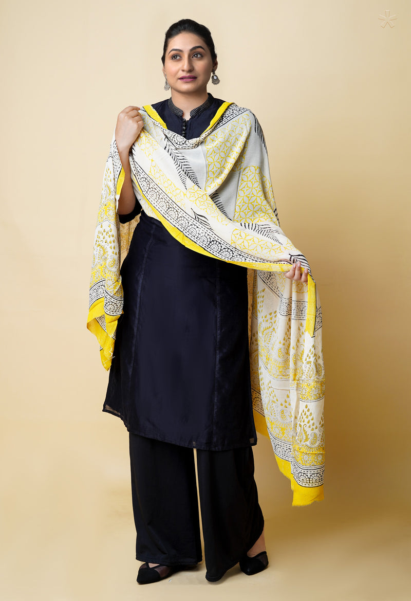 Half White Pure Batik Printed Chiffon Dupatta–UDS5272