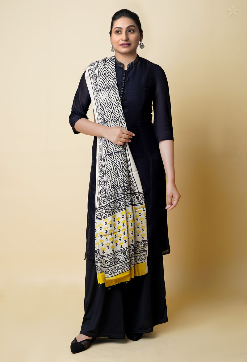 Half White Pure Batik Printed Chiffon Dupatta–UDS5276