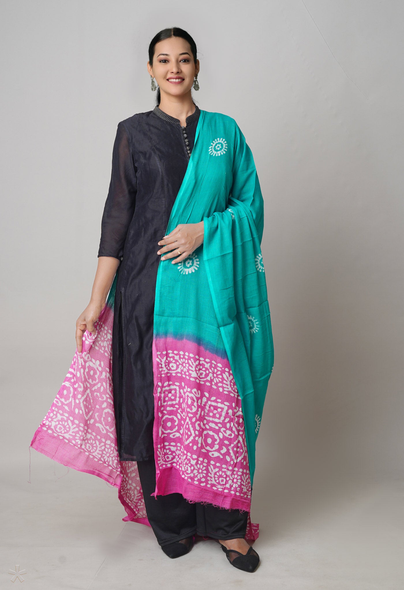 Green-Pink Pure Hand Batik Printed Kota Cotton Dupatta–UDS5373