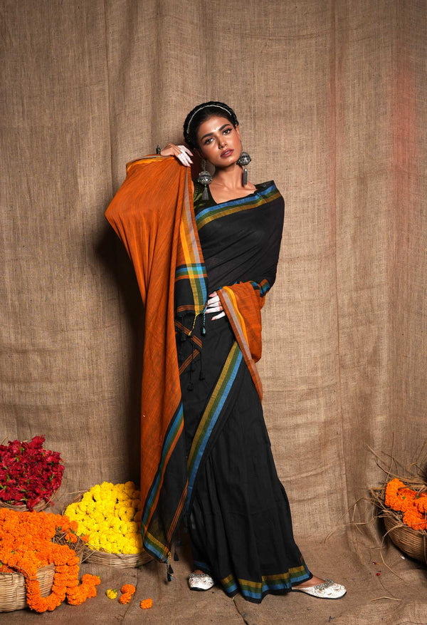 Black-Bronze Orange Pure  Plain With Contrast Pallu Cotton  Linen Saree With Tassels-UNM72862