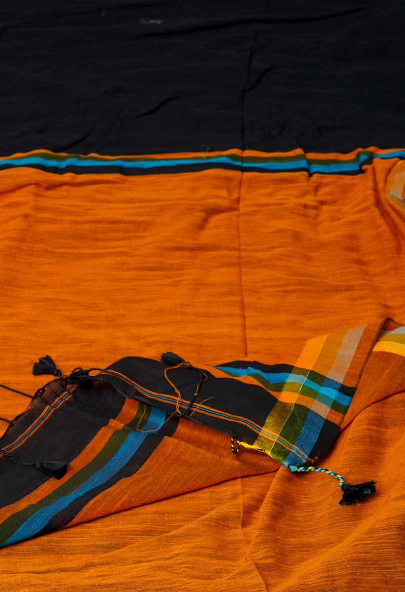 Black-Bronze Orange Pure  Plain With Contrast Pallu Cotton  Linen Saree With Tassels-UNM72862
