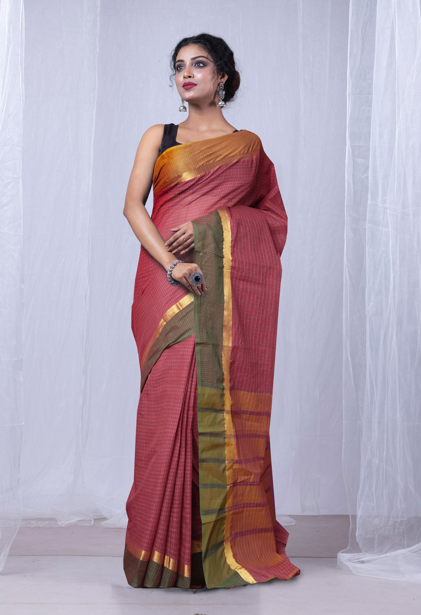 MaroonBrown Pure Woven Checks Pavani Mangalgiri Cotton Saree-UNM83138