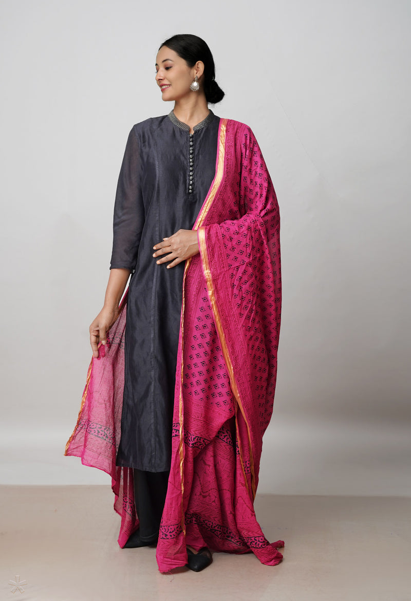 Hippie Pink Pure Cotton Bagh Printed Zari Piping Dupatta –UDS5041