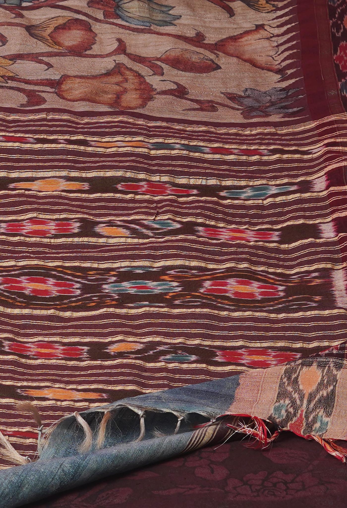 Biege Pure Handloom Pen Kalamkari Painting Gicha Tussar Jute Saree-UNM71750
