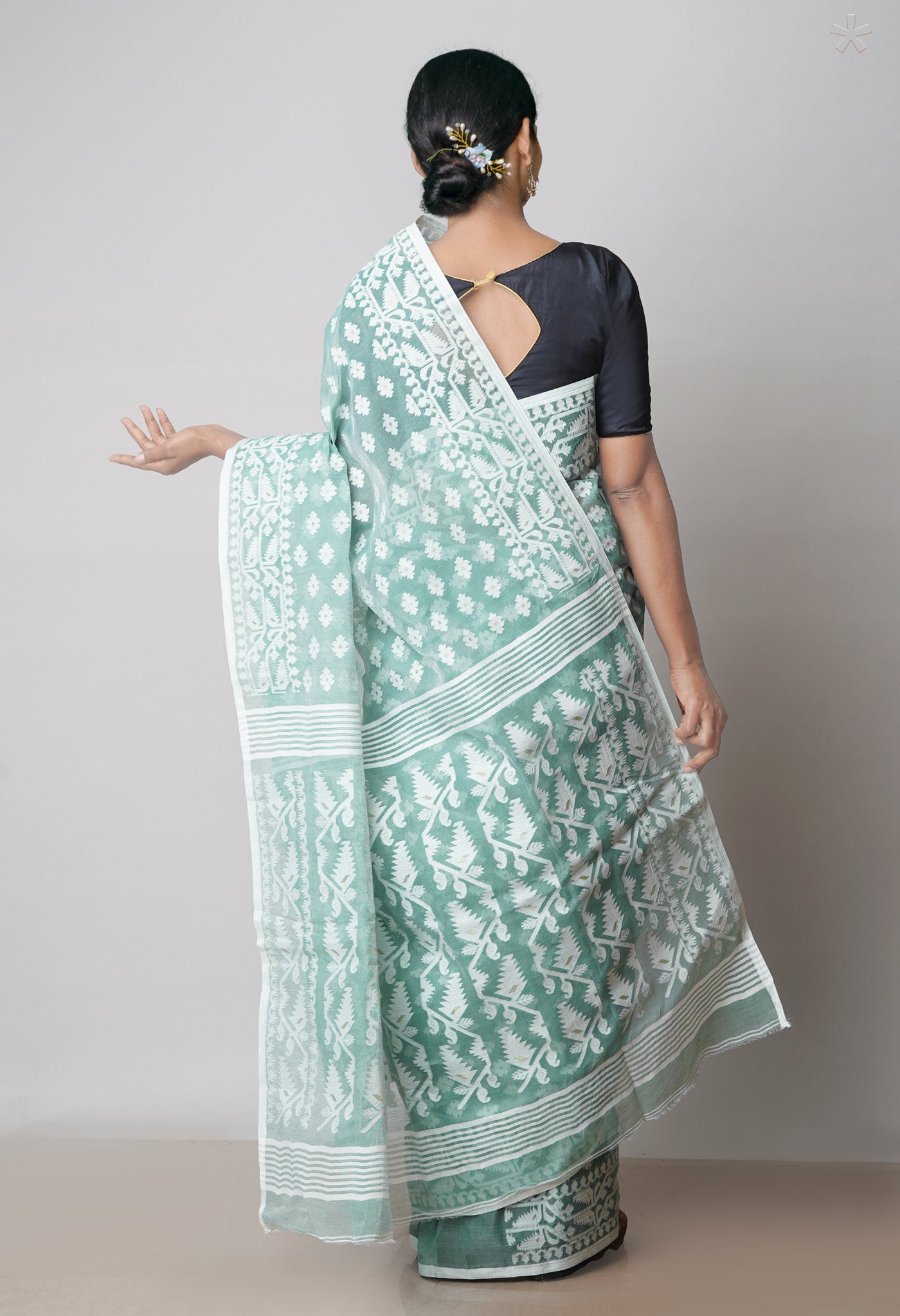 Pale Green Pure Handloom Handloom Dhaka Jamdhani Bengal Cotton Saree-UNM71873