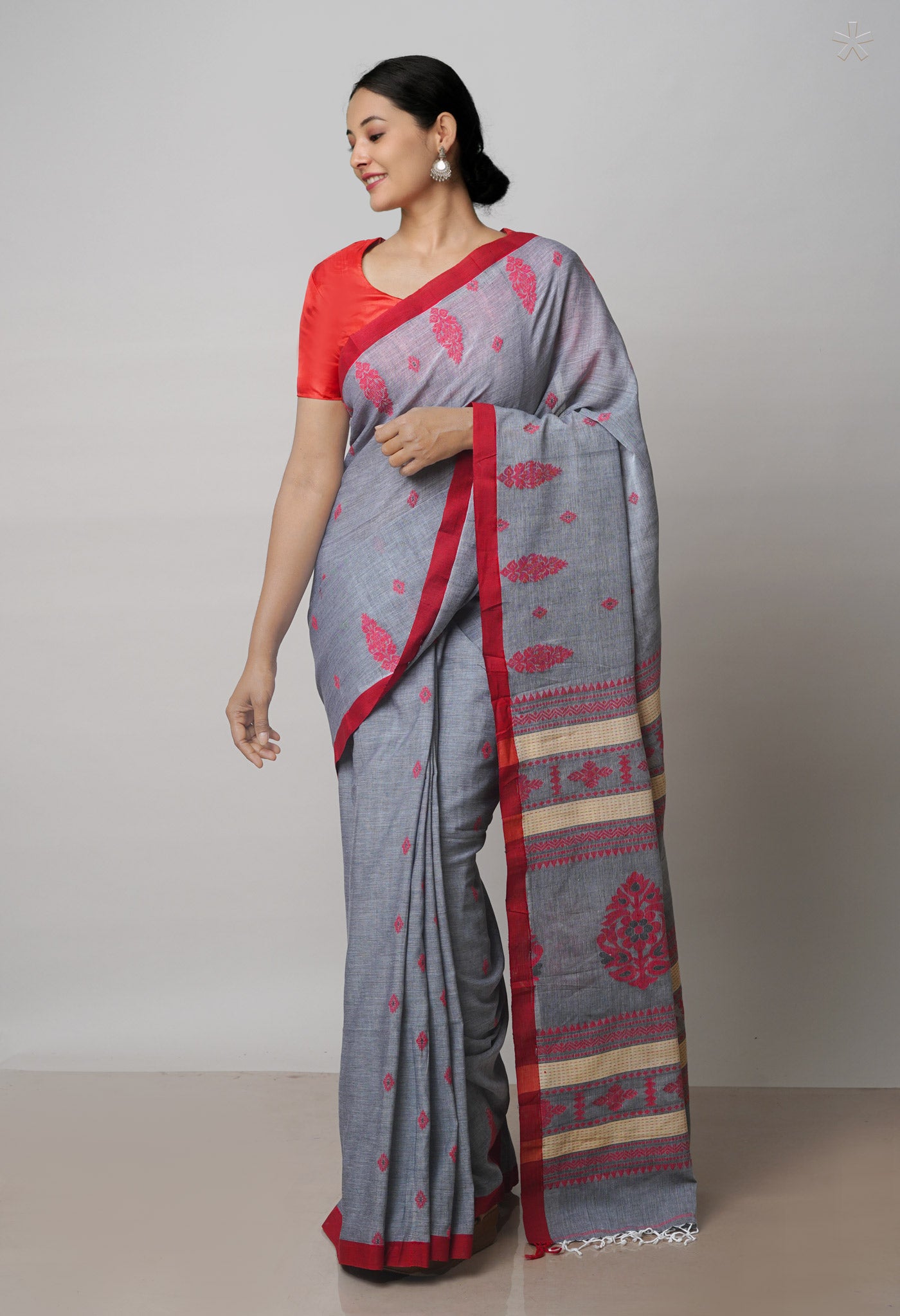 Pewter Grey Pure Handloom Handloom Dhaka Jamdhani Bengal Cotton Saree-UNM71894