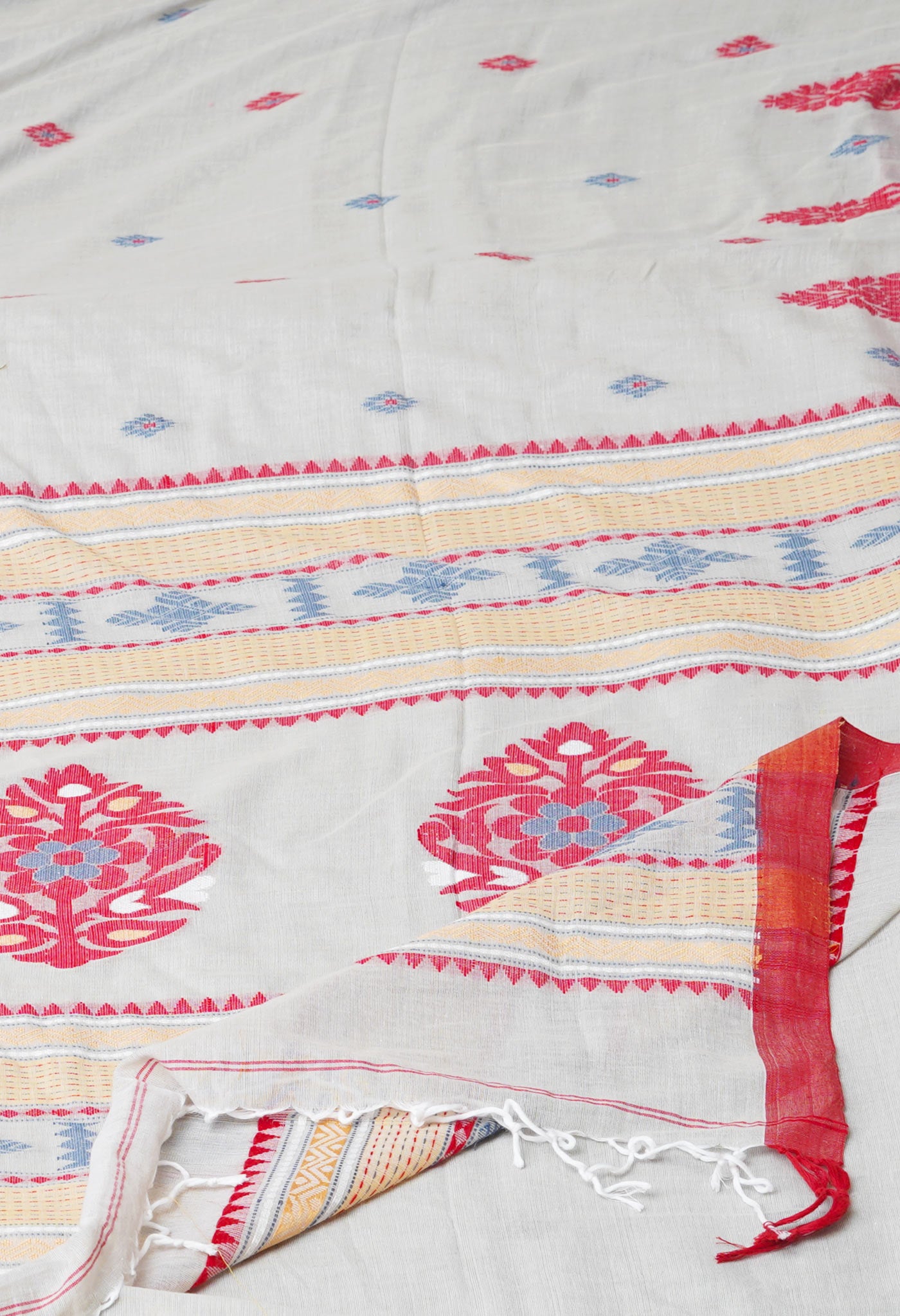 Pale Grey Pure Handloom Handloom Dhaka Jamdhani Bengal Cotton Saree-UNM71895