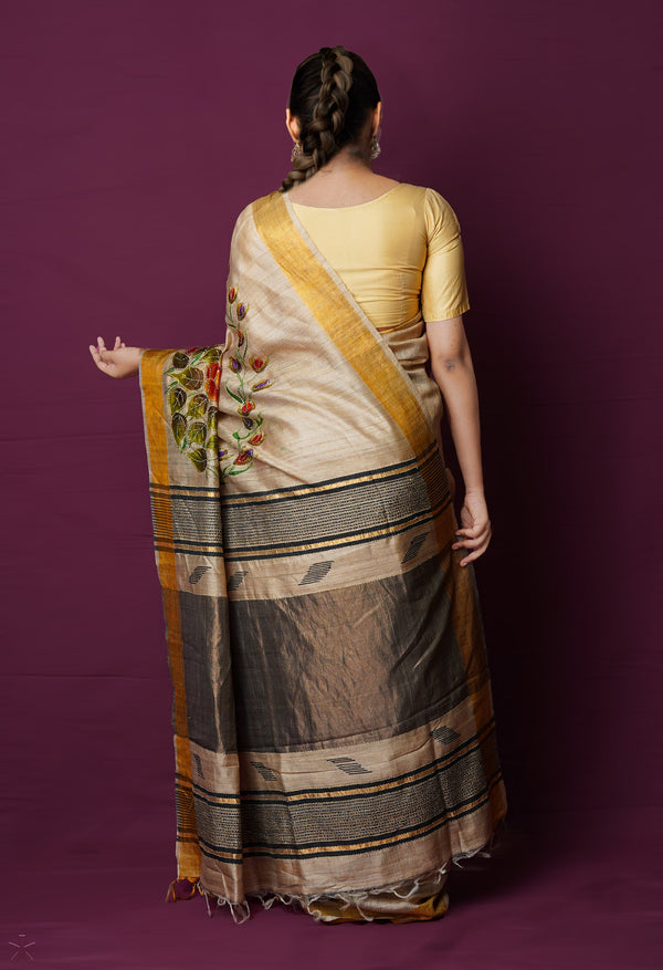 Beige Pure Handloom Dyed Printed With Kantha Work Embroidery Bengal Tussar Jute Saree-UNM72171