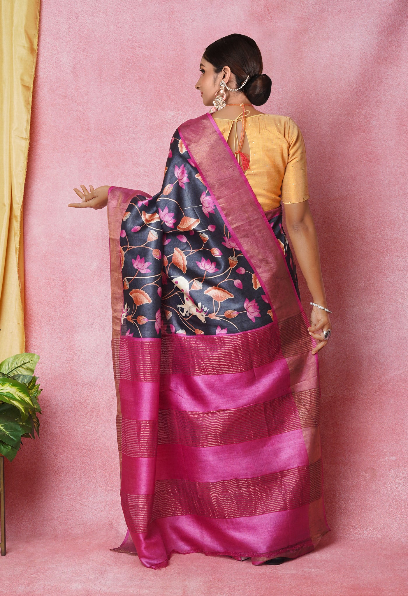 Black Pure Handloom Designer Printed Bengal Tussar Silk Saree-UNM74057