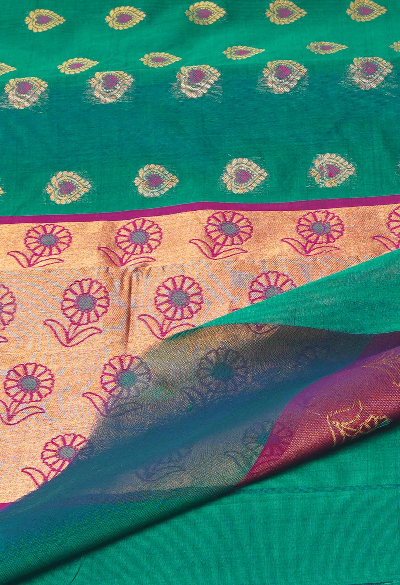 Dark Green Pure Handloom Meena Mercerized Gadwal Cotton Saree-UNM74112