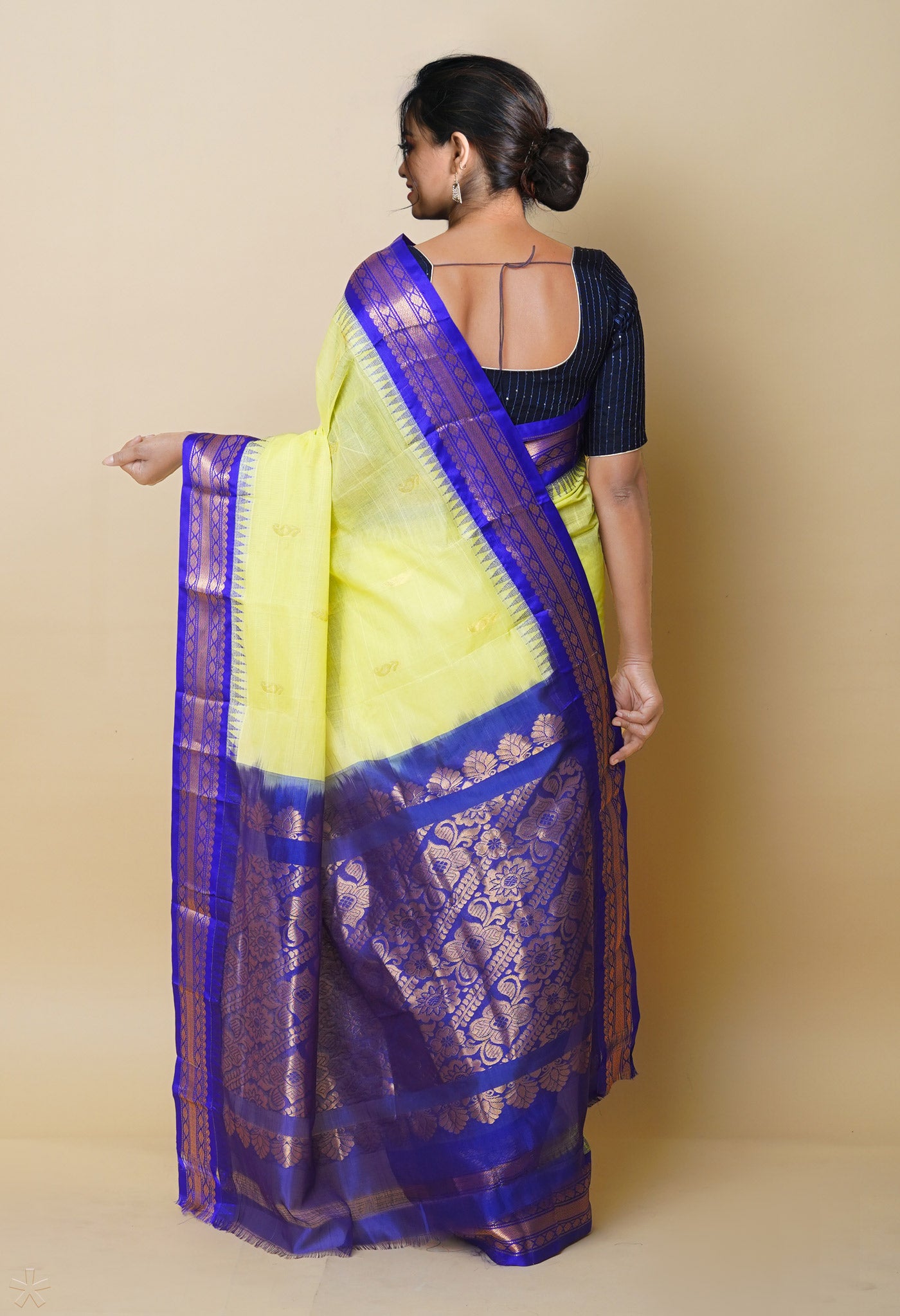 Light Yellow Pure  Handcrafted Gadwal cotton Saree-UNM75381