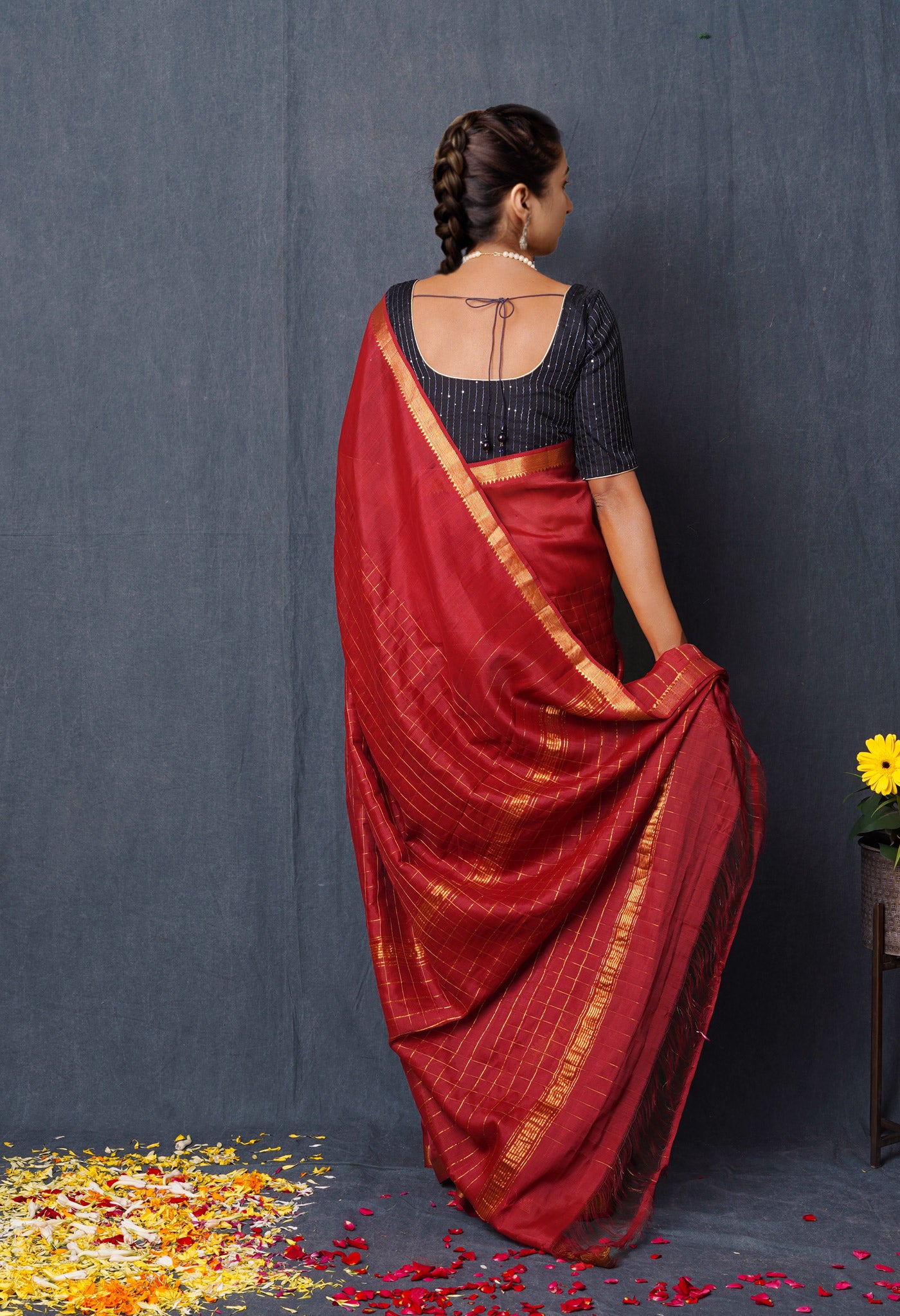 Maroon Pure  Zari Weaving Checks Mangalgiri Soft Silk Saree