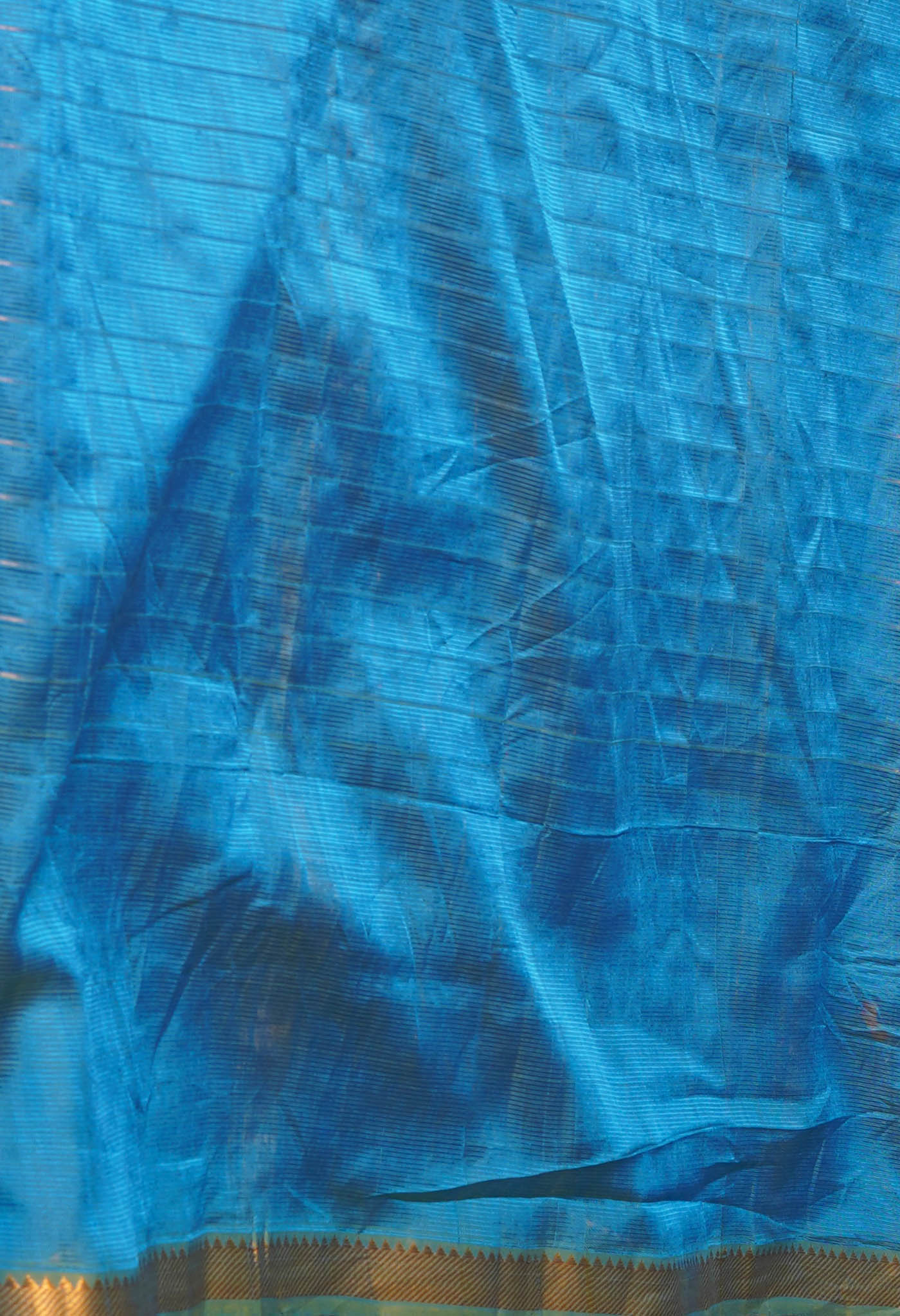Blue Pure  Zari Weaving Checks Mangalgiri Soft Silk Saree