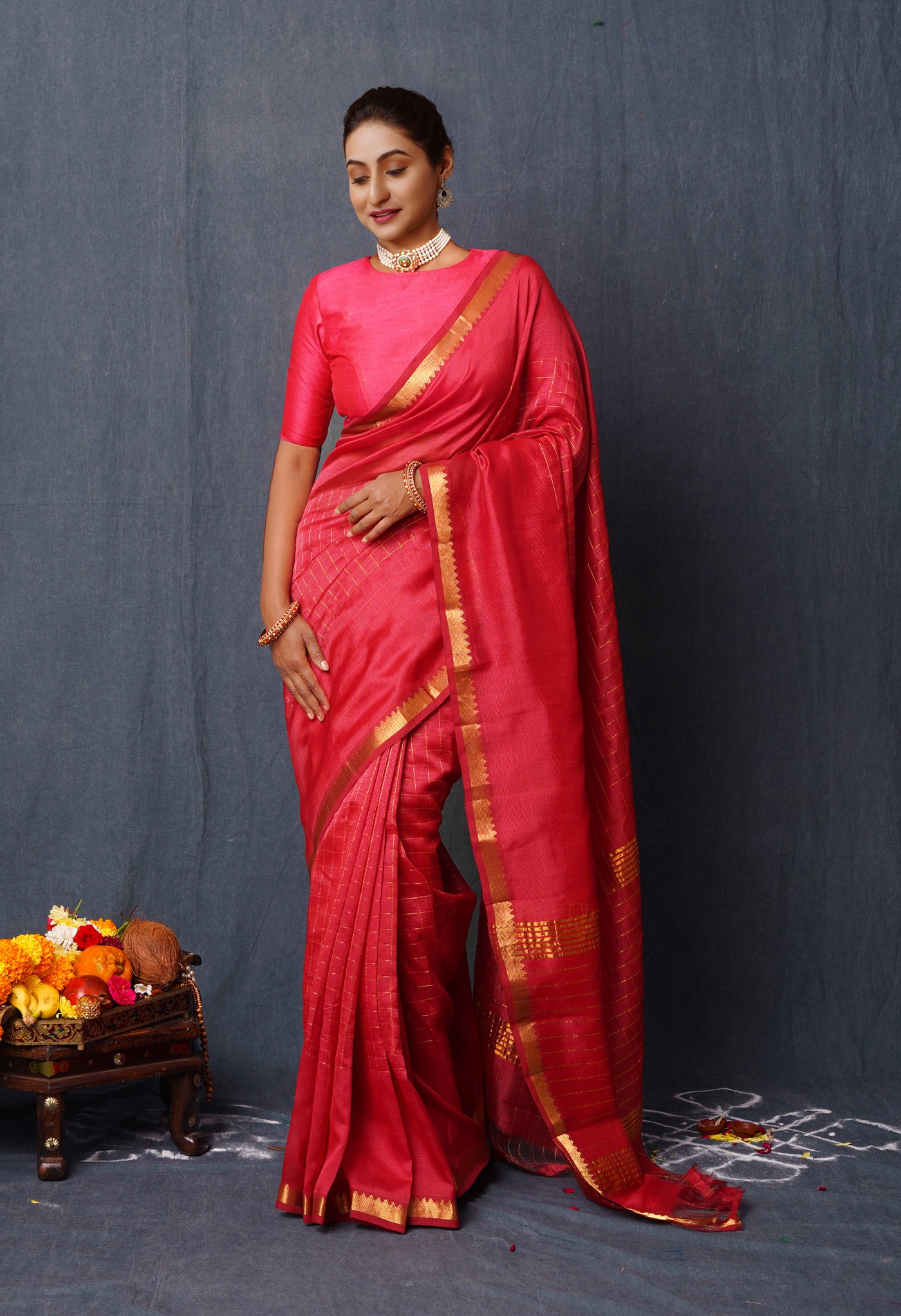 Red Pure  Zari Weaving Checks Mangalgiri Soft Silk Saree