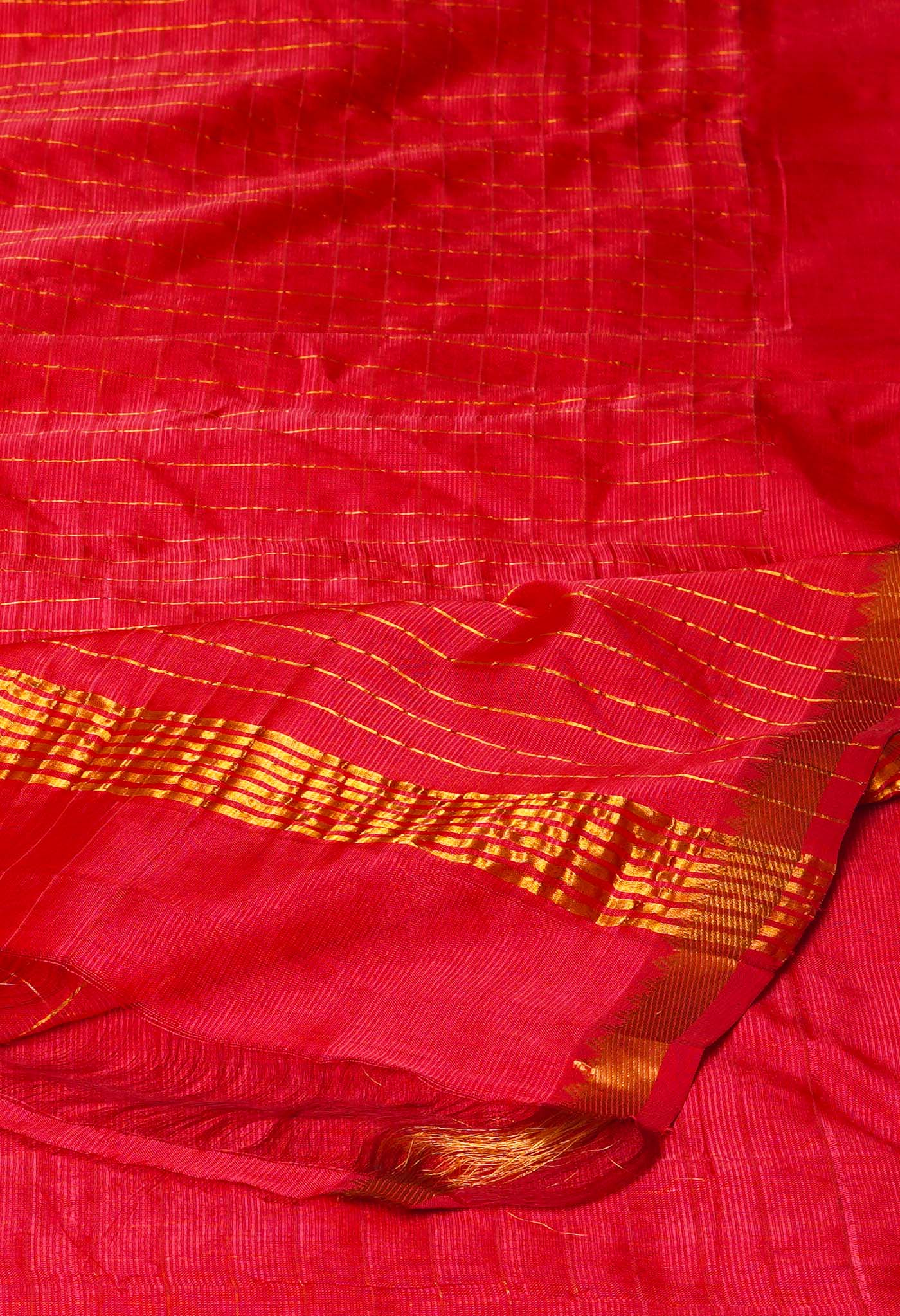Red Pure  Zari Weaving Checks Mangalgiri Soft Silk Saree