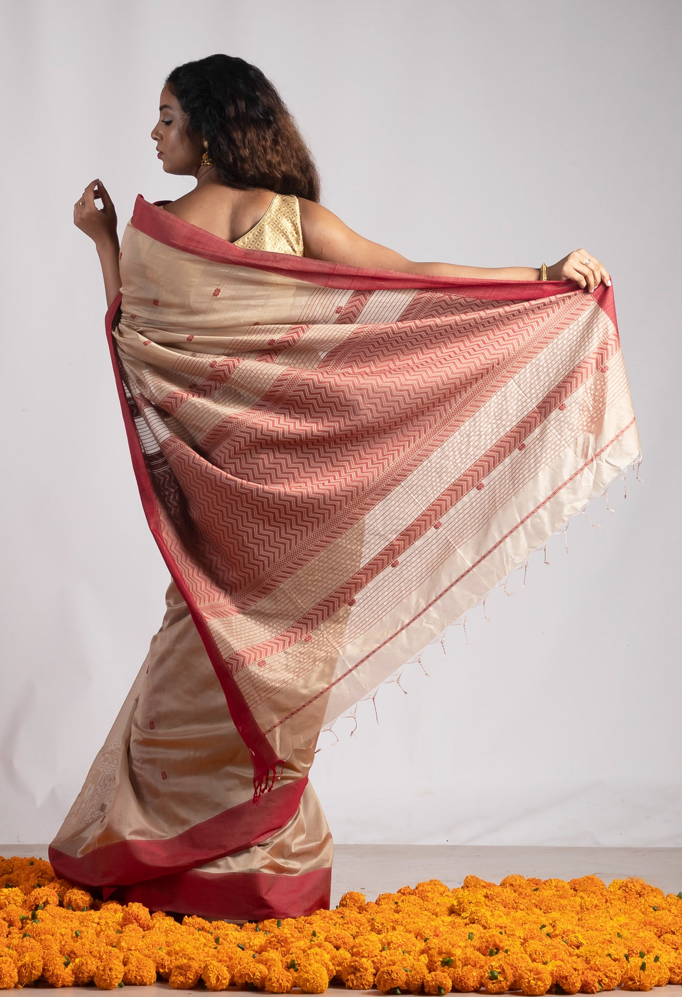 Beige Pure Handloom Maheshwari Sico Saree