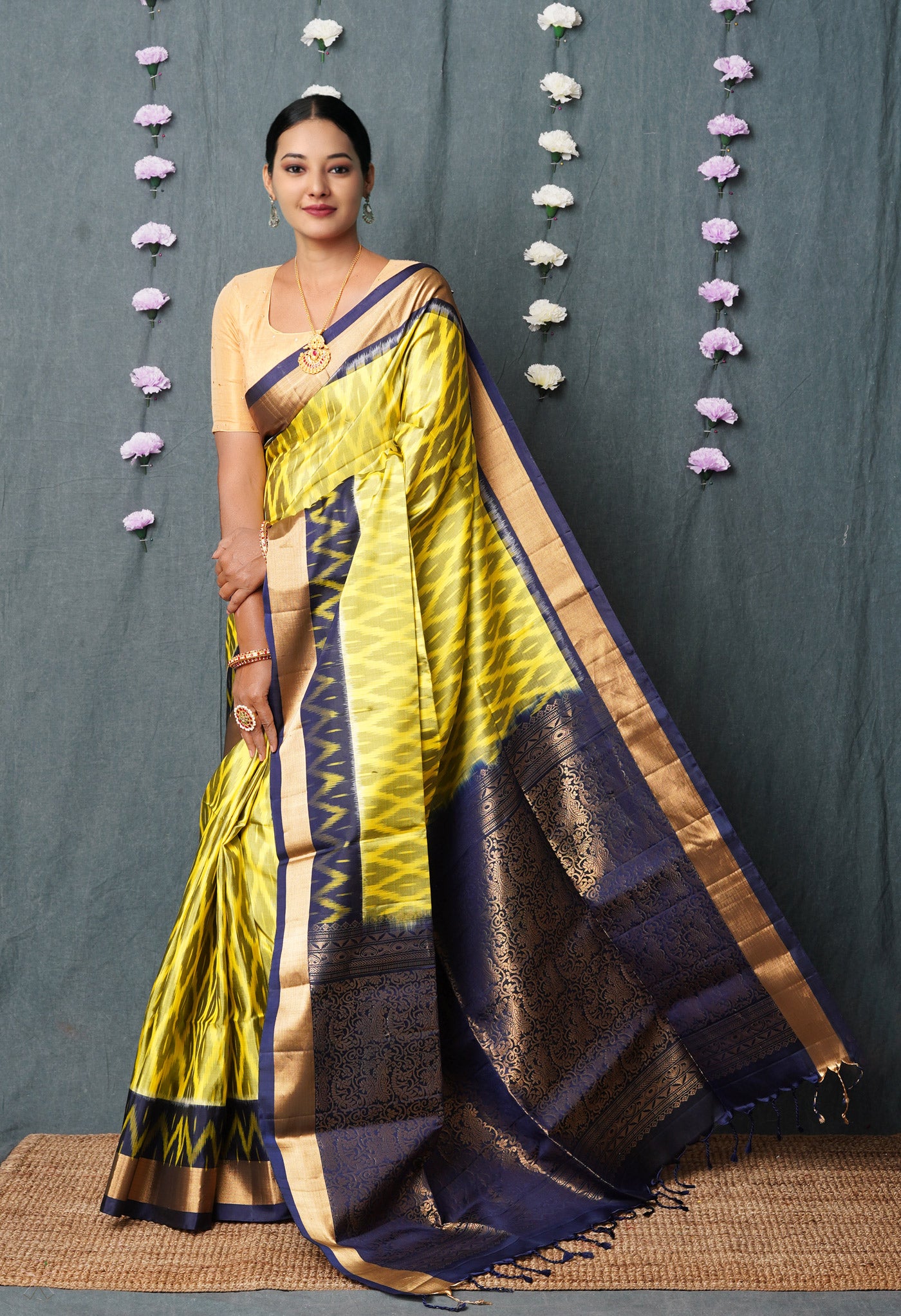 Yellow Pure Handloom Ikat Pochampally Pattu Silk Saree