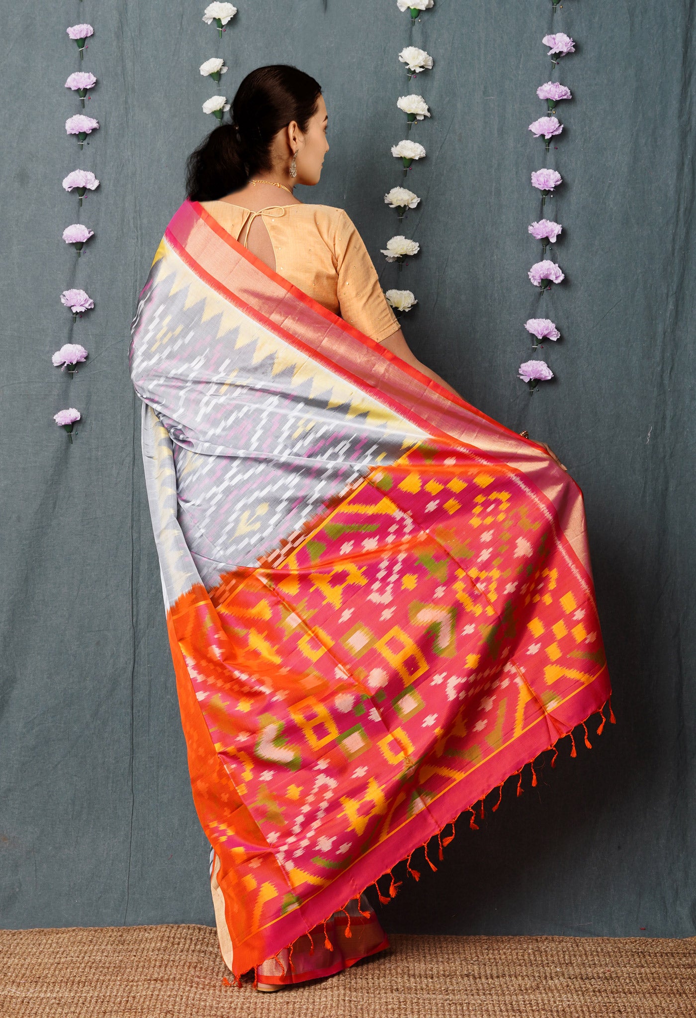 Grey Pure Handloom Ikat Pochampally Pattu Silk Saree