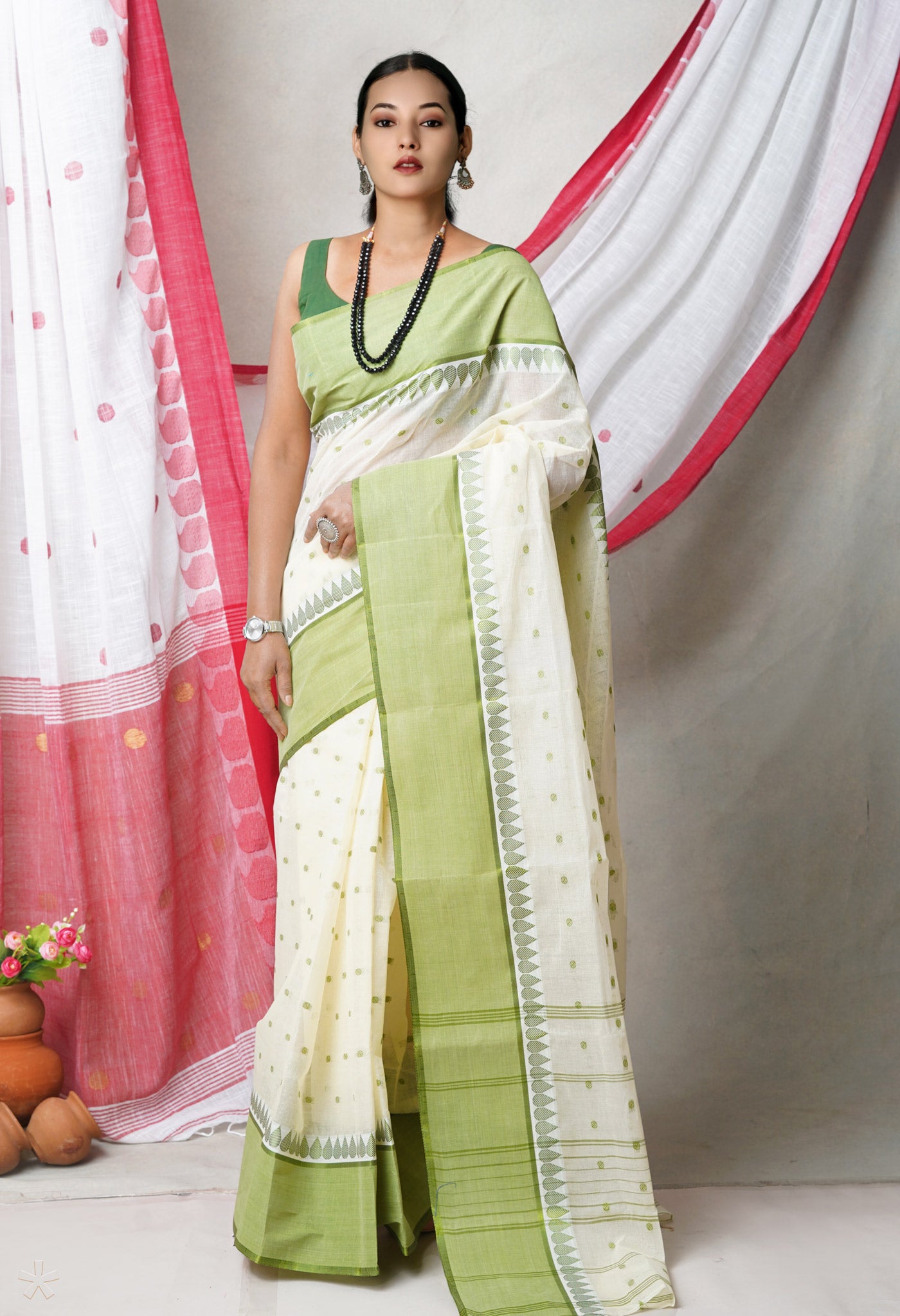 Ivory Pure Handloom Superfine Bengal Cotton Saree