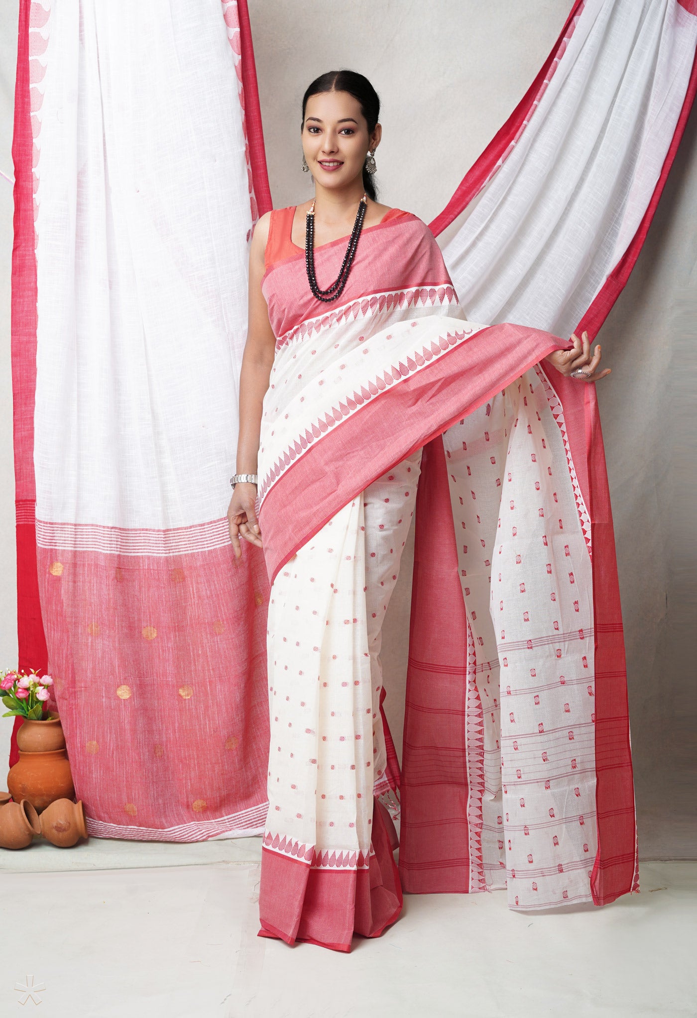 Ivory Pure Handloom Superfine Bengal Cotton Saree