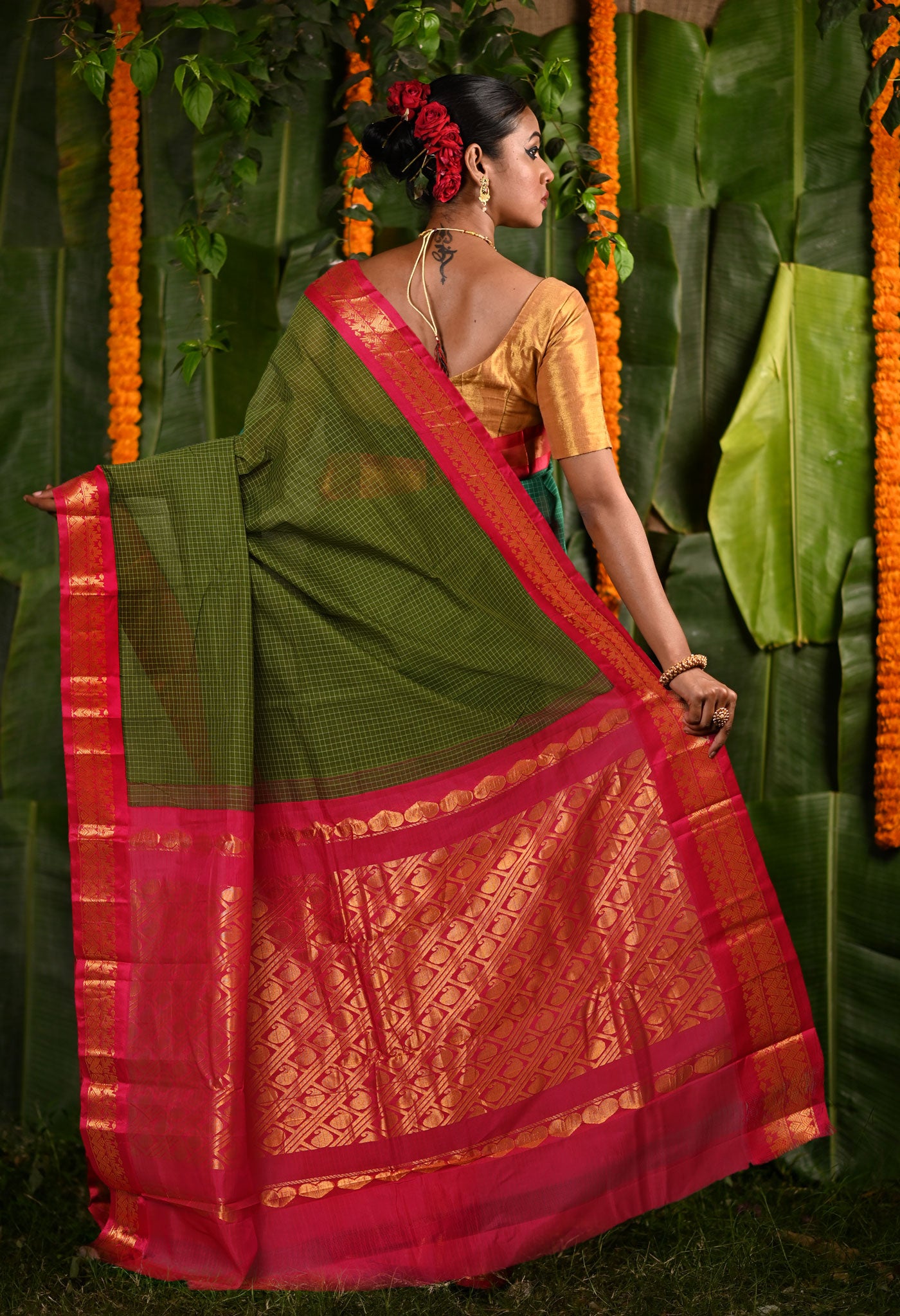 Mehendi Green-Red Pure Handloom Checks Gadwal Cotton Saree-UNM80724