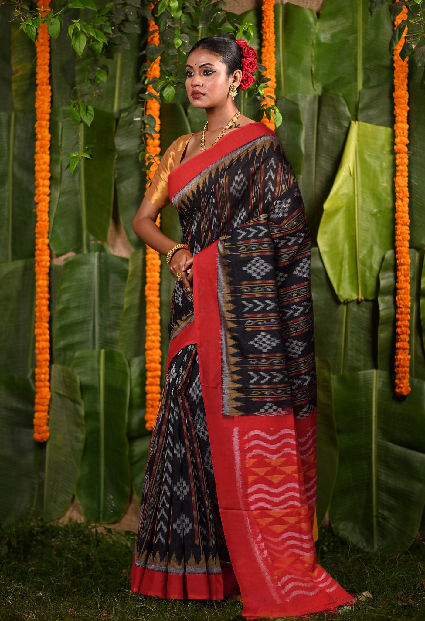 Black-Red Pure Pochampally Mercerized Cotton Silk Saree-UNM82114