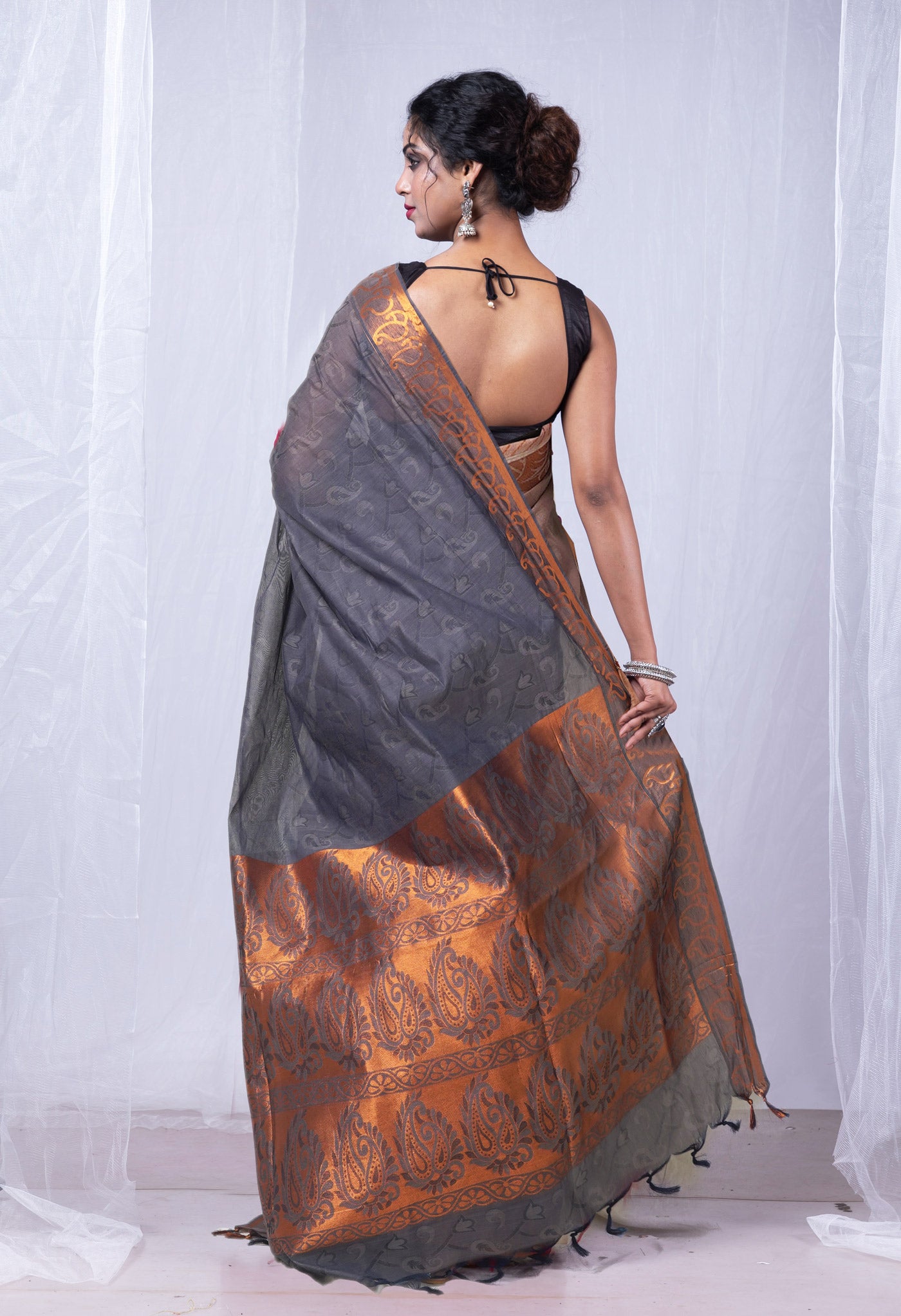Grey Pure Pavani Handcrafted Jacquard Chettinad Cotton Saree-UNM82147
