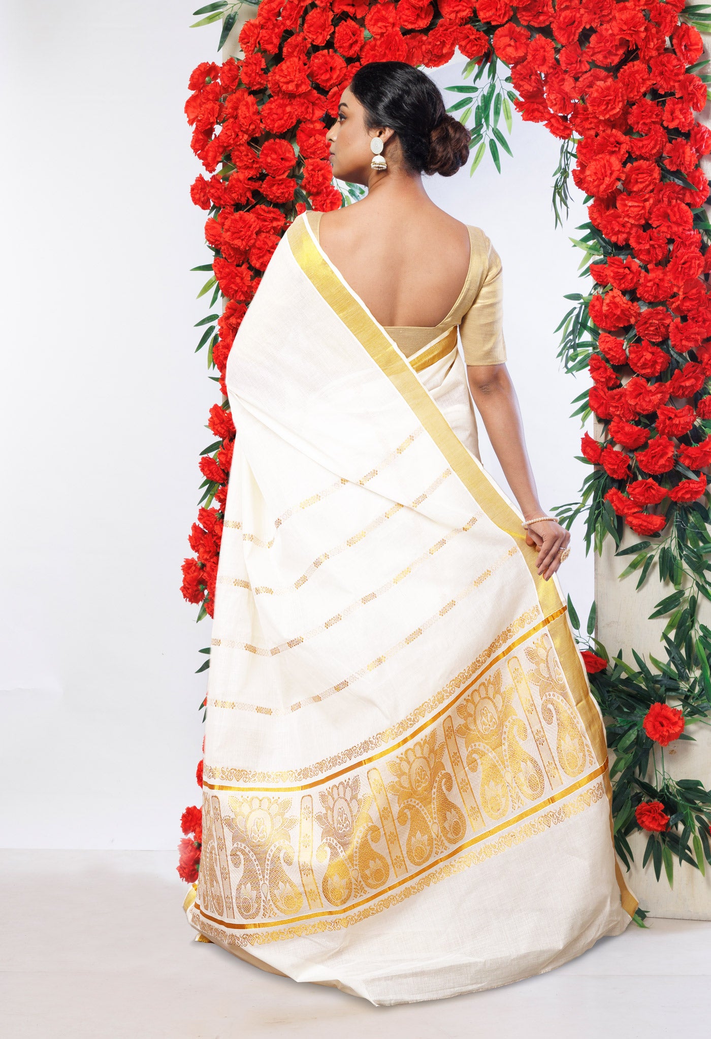 Ivory Pure Kerala Kasavu Cotton Saree-UNM82367