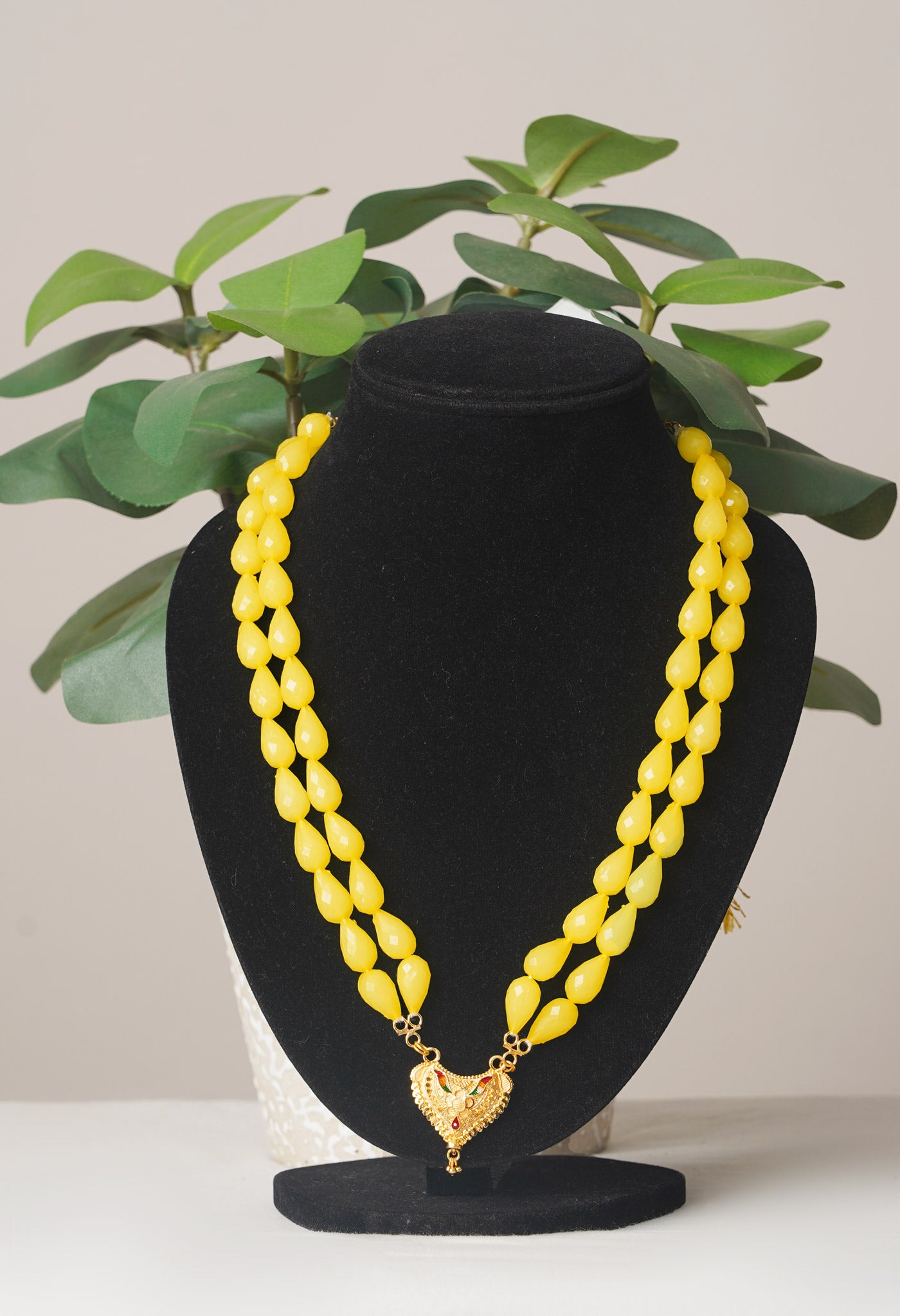 Yellow Amravati Long Oval Shape Beads with Pendent- UJ442