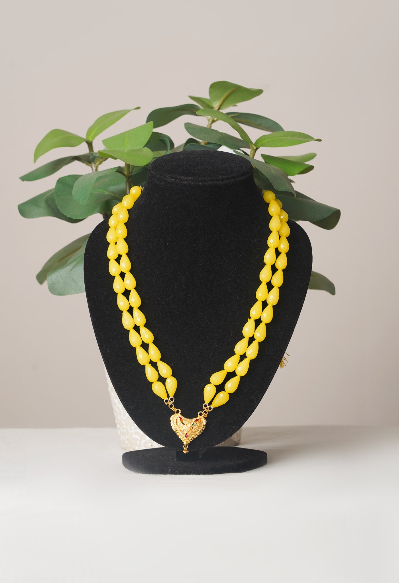 Yellow Amravati Long Oval Shape Beads with Pendent- UJ442