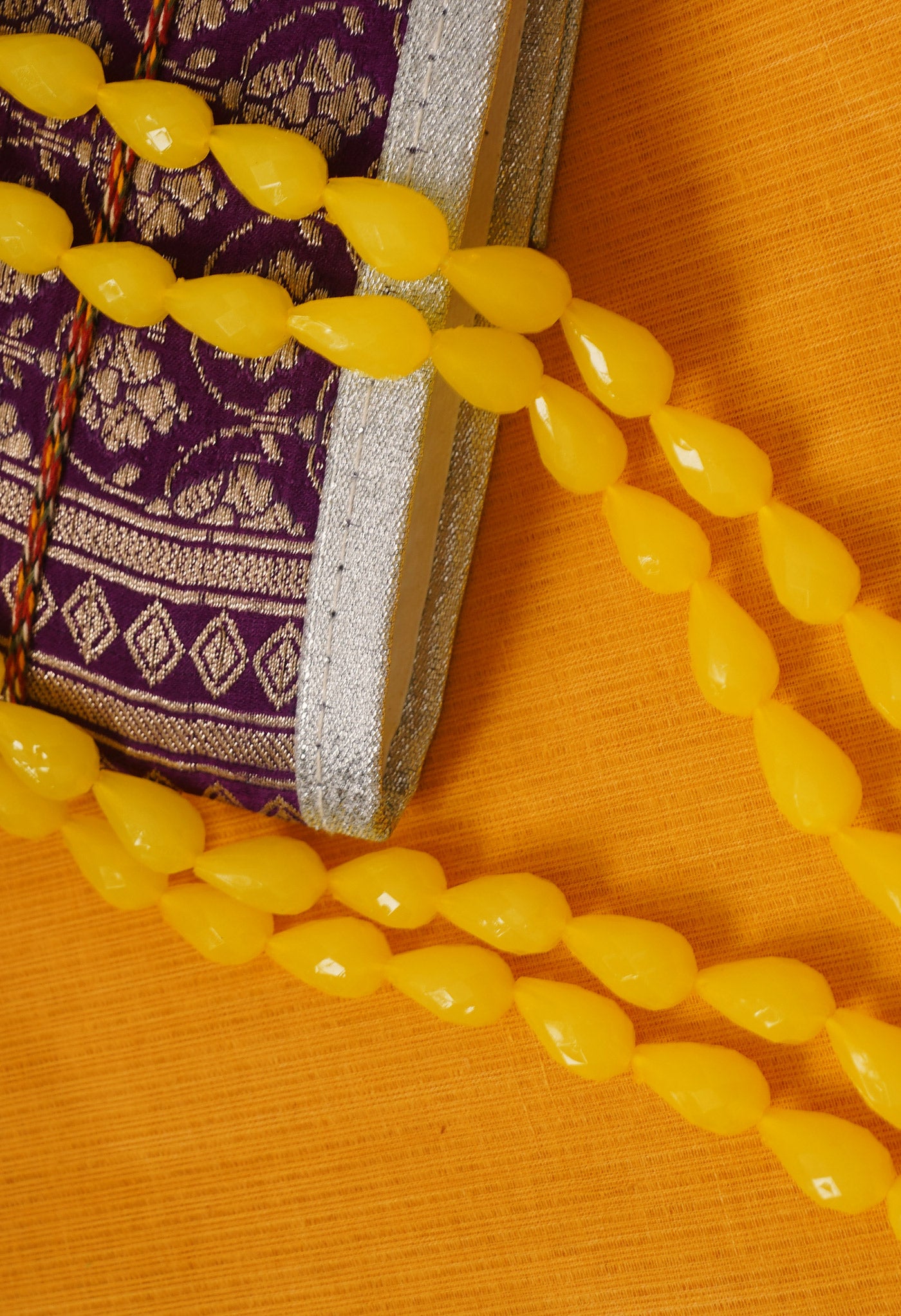 Yellow Amravati Long Oval Shape Beads with Pendent- UJ442