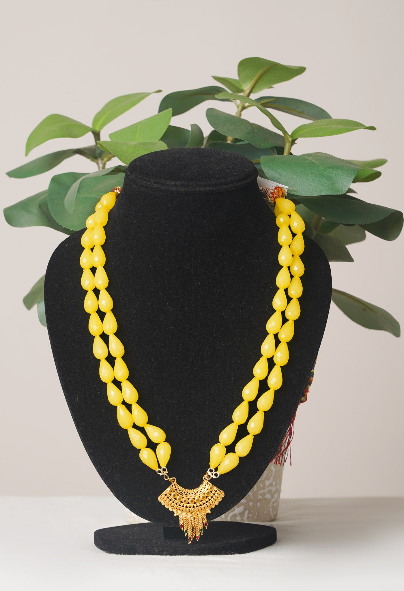 Yellow Amravati Long Oval Shape Beads with Pendent- UJ447