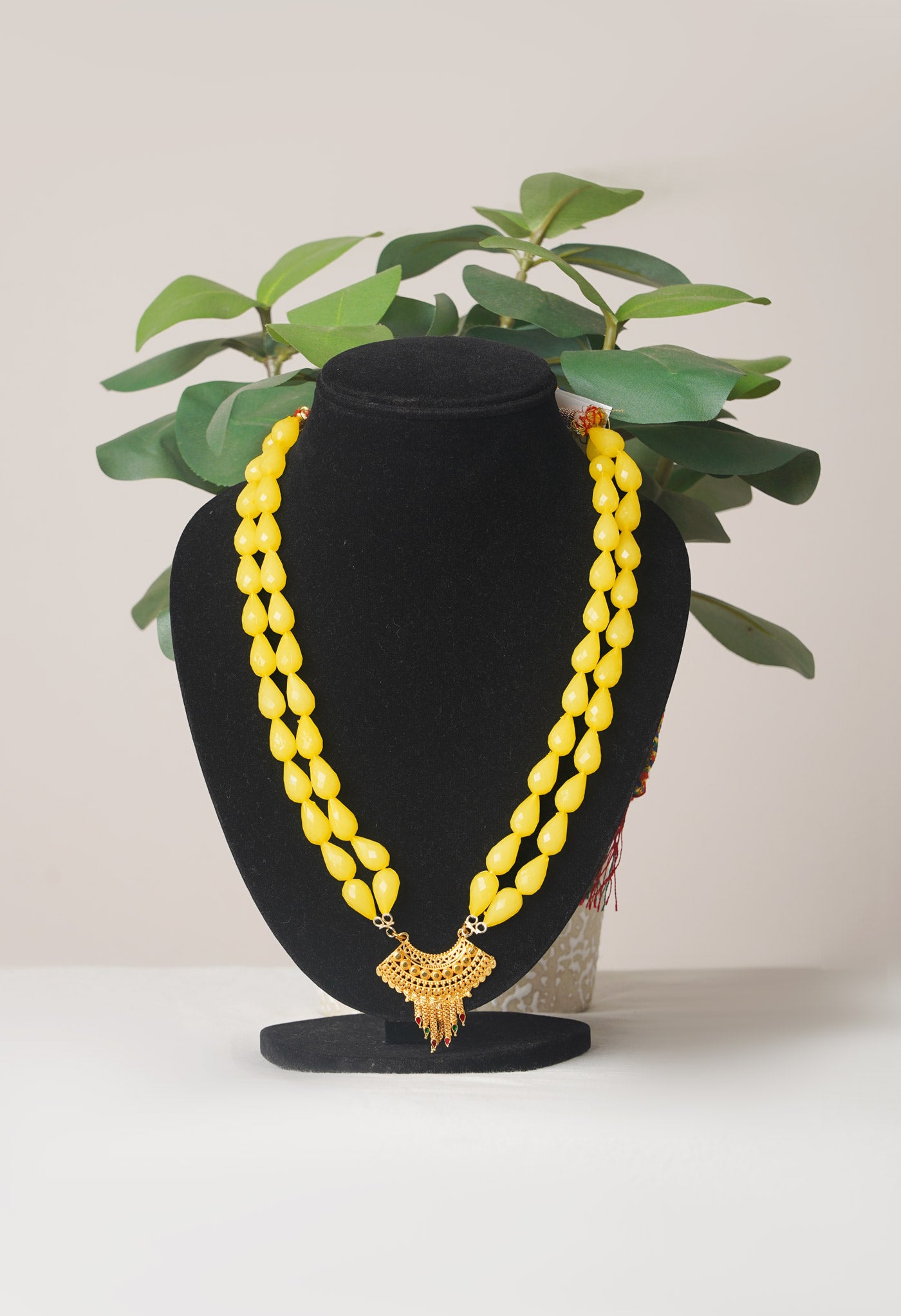 Yellow Amravati Long Oval Shape Beads with Pendent- UJ447