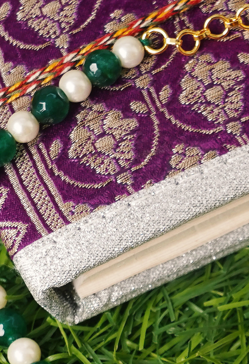 Online Shopping for Green-White Amravati Ocean Beads Necklace   from Andhra Pradesh at Unnatisilks.comIndia
