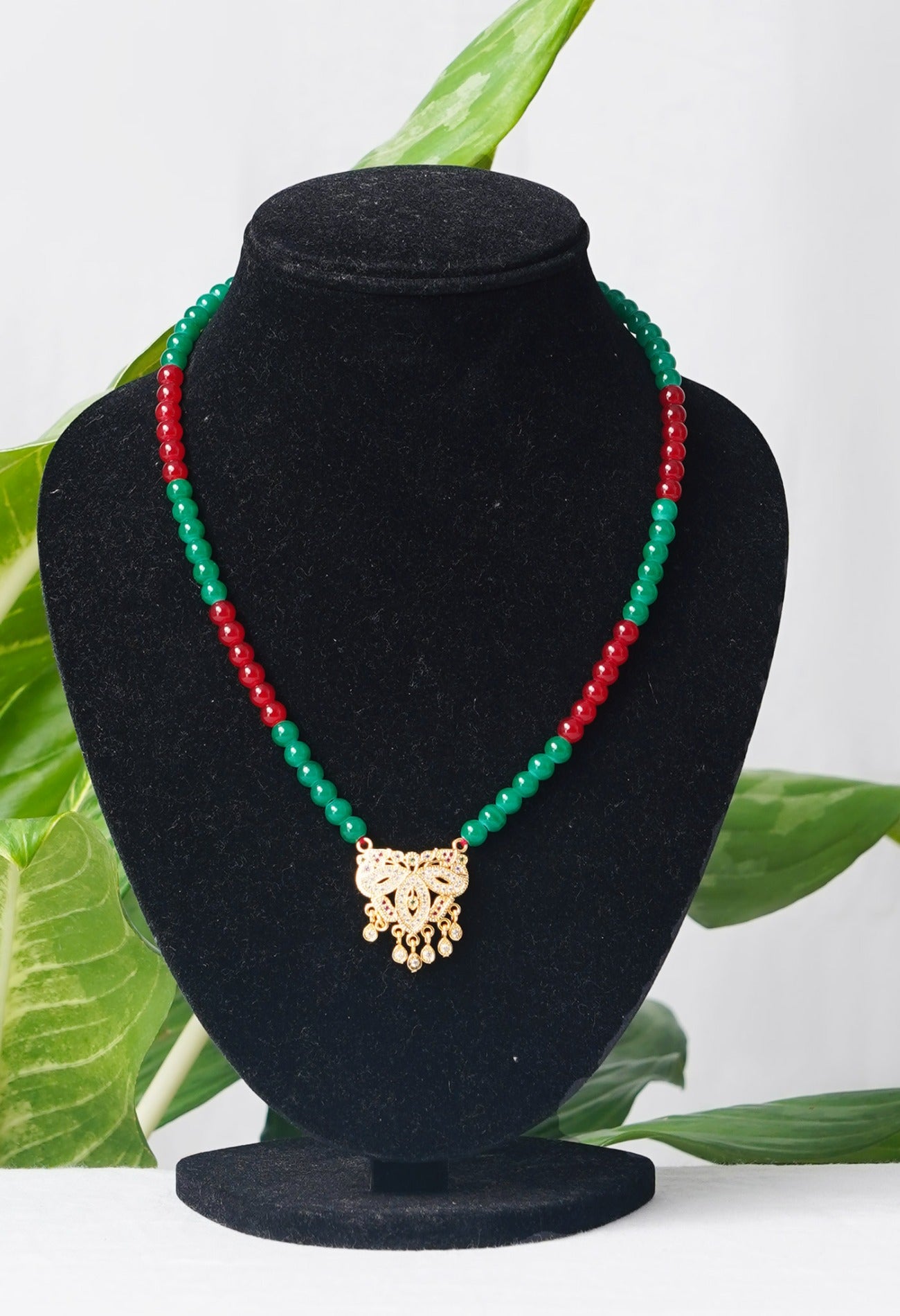 Green-Red Amravati Ocean Beads Necklace with Micro Gold Plated Pendant-UJ137
