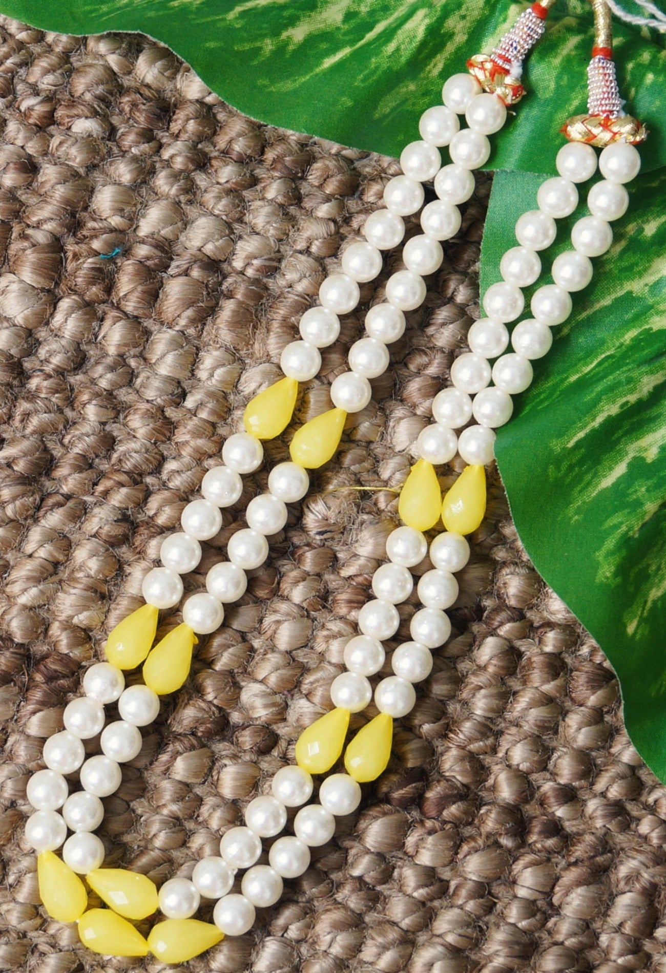 Online Shopping for White and Yellow Amravati Pearls Beads with jewellery from Andhra Pradesh at Unnatisilks.com India

