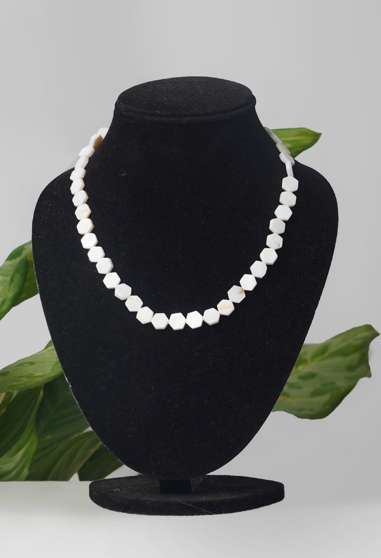 White Amravati Ocean Beads Necklace-UJ68