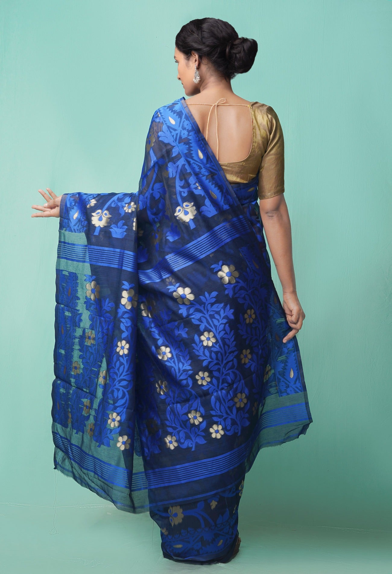 Online Shopping for Black Pure Handloom Dhaka Jamdhani Bengal Cotton Silk Saree with Weaving from West Bengal at Unnatisilks.comIndia
