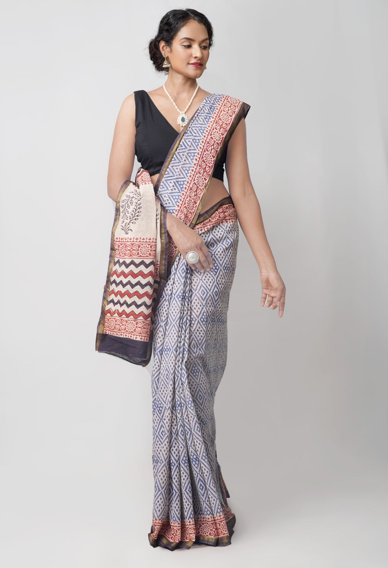 Online Shopping for Ivory  Bagh Maheshwari Sico Saree with Bagh from Madhya Pradesh at Unnatisilks.comIndia
